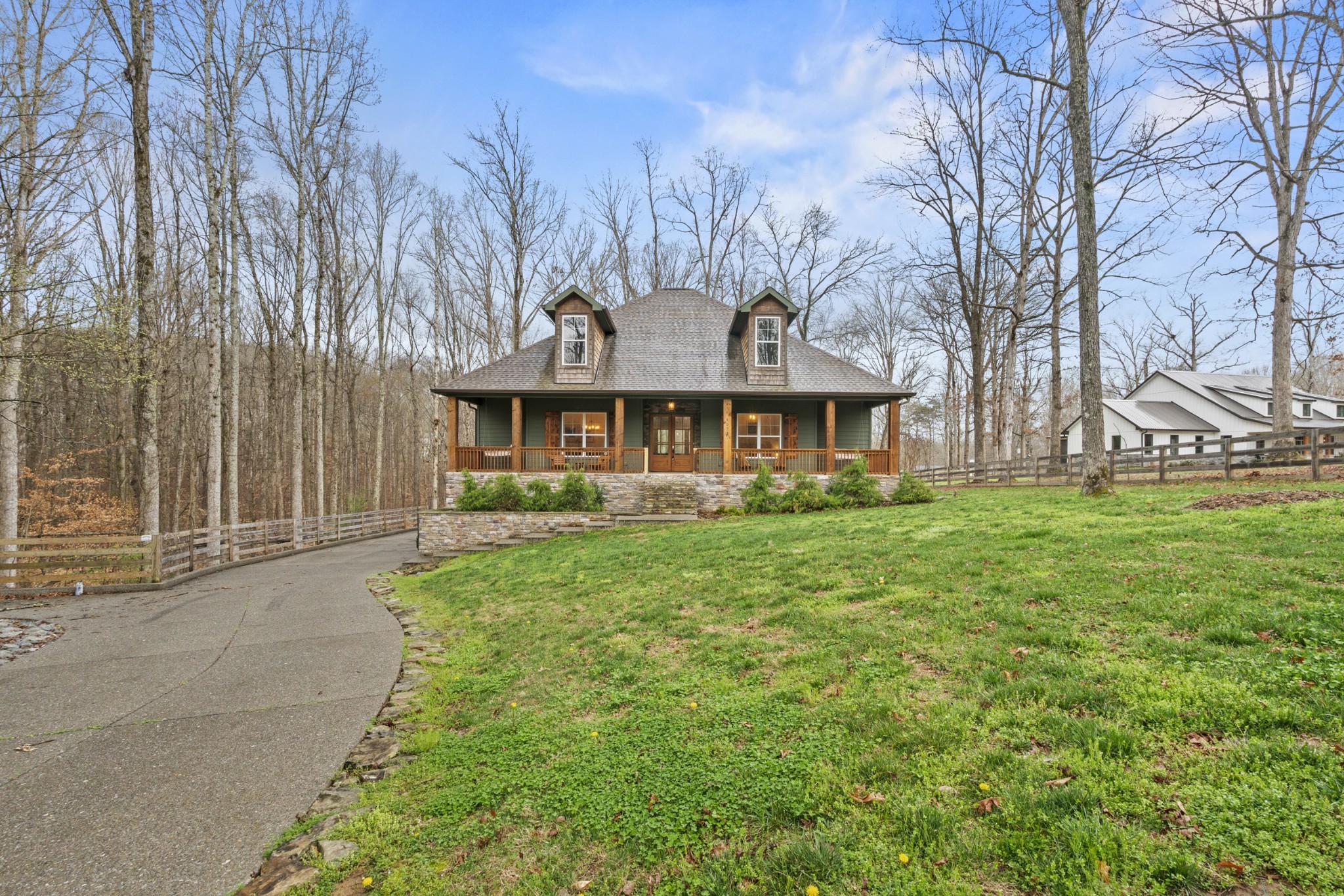 1073 Split Rail Cir, Kingston Springs, TN 37082