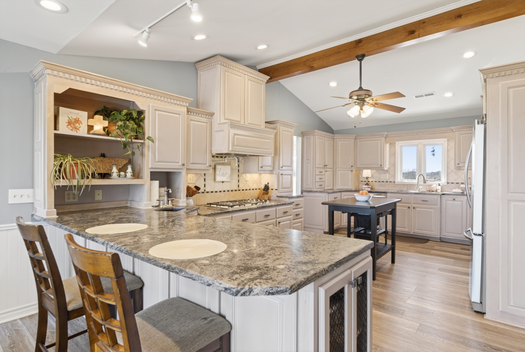 1610 Stop 30 Rd, Hendersonville, TN 37075