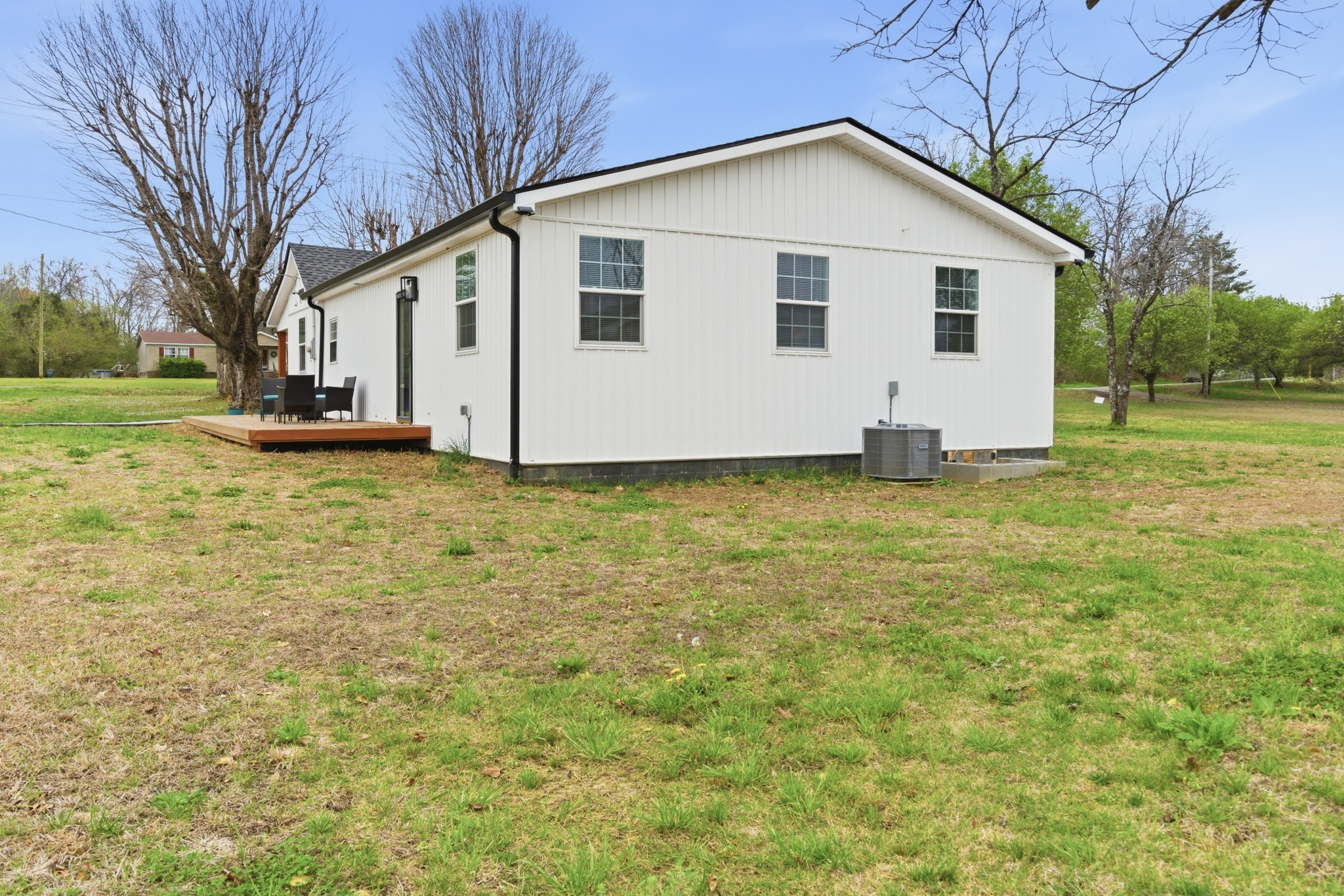 1237 Abiff Rd, Bon Aqua, TN 37025