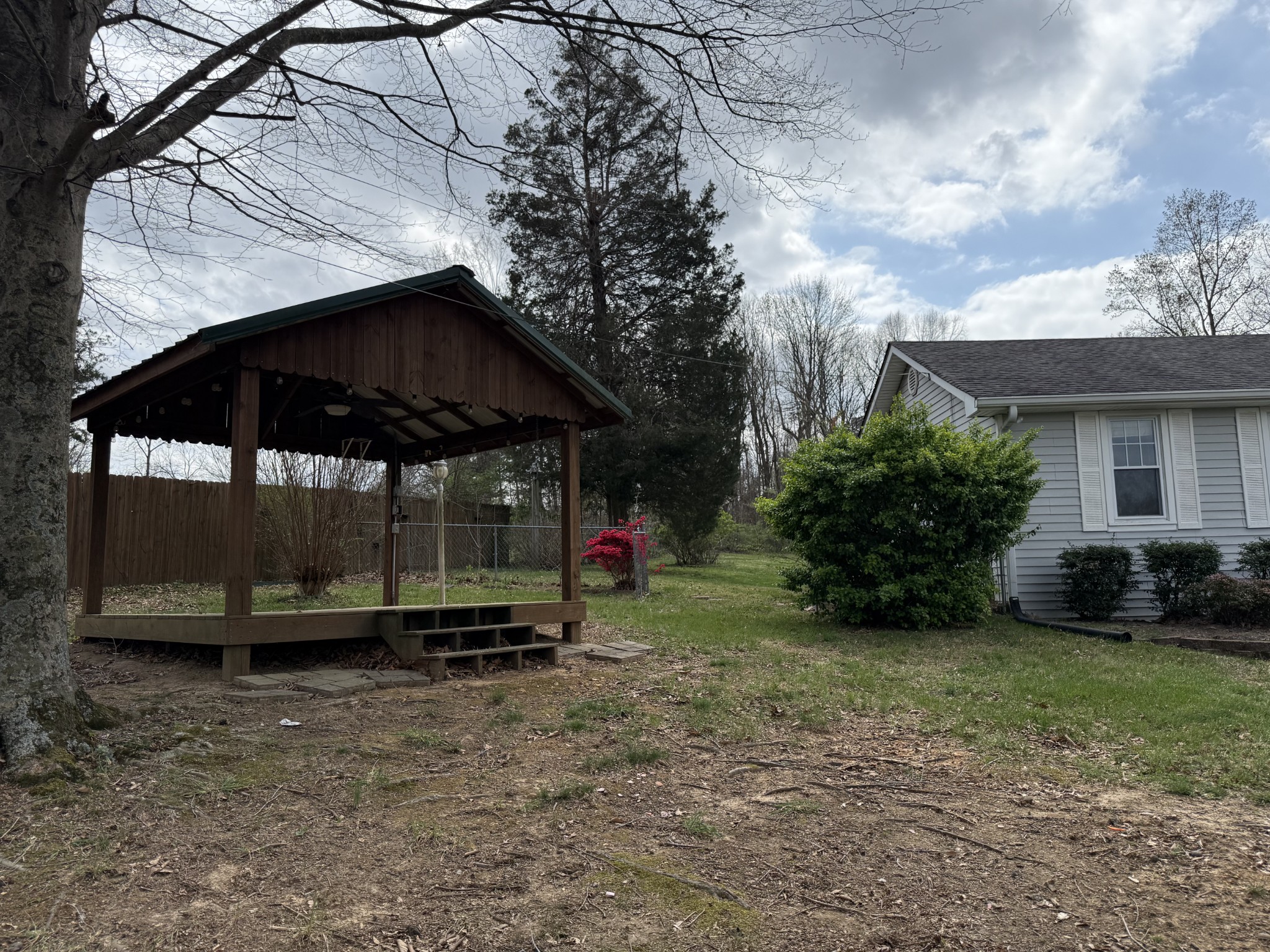 1004 Red Oak Dr, Greenbrier, TN 37073