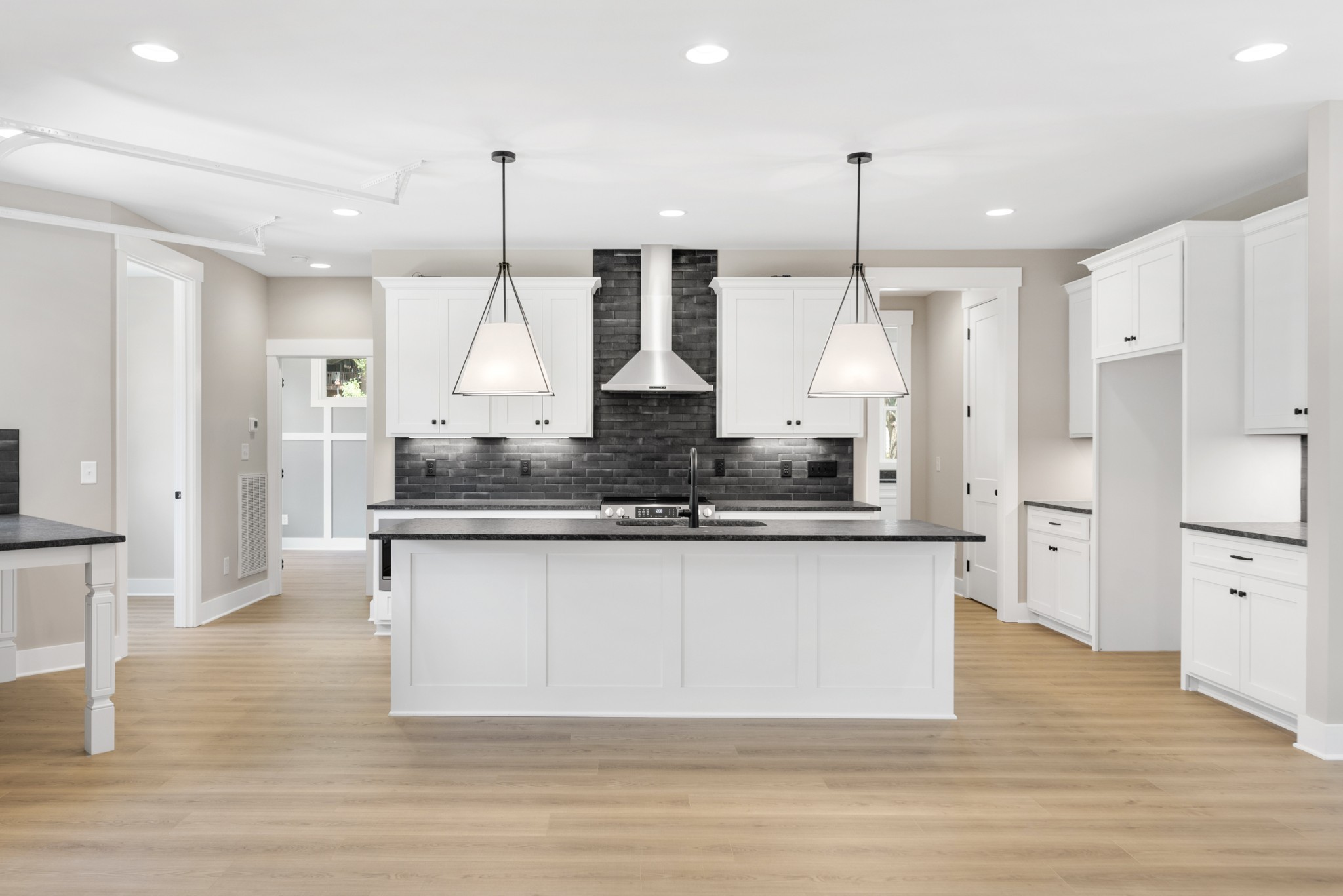 2033 Graceland Dr, Goodlettsville, TN 37072