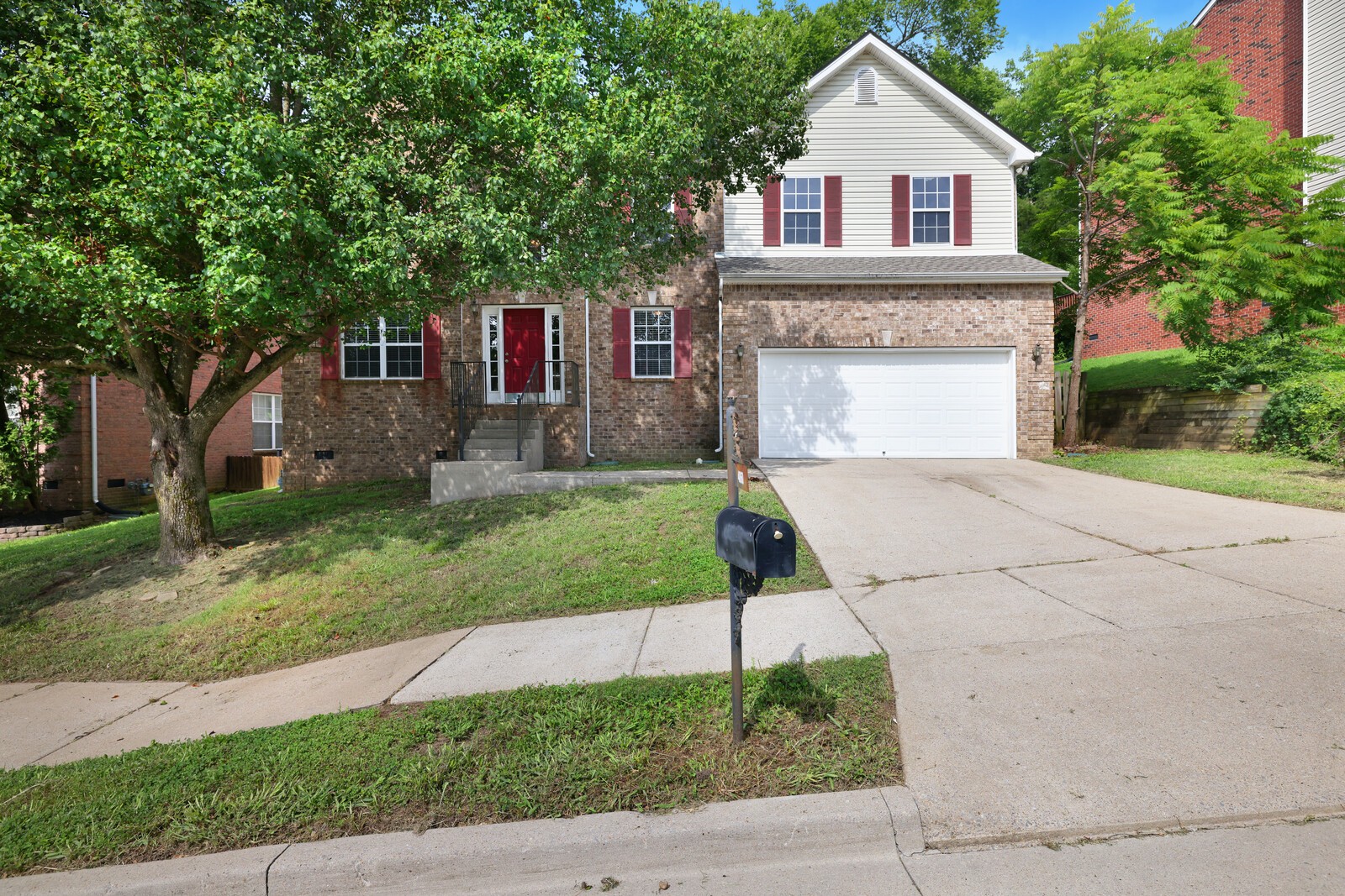 4060 Barnes Cove Dr, Antioch, TN 37013