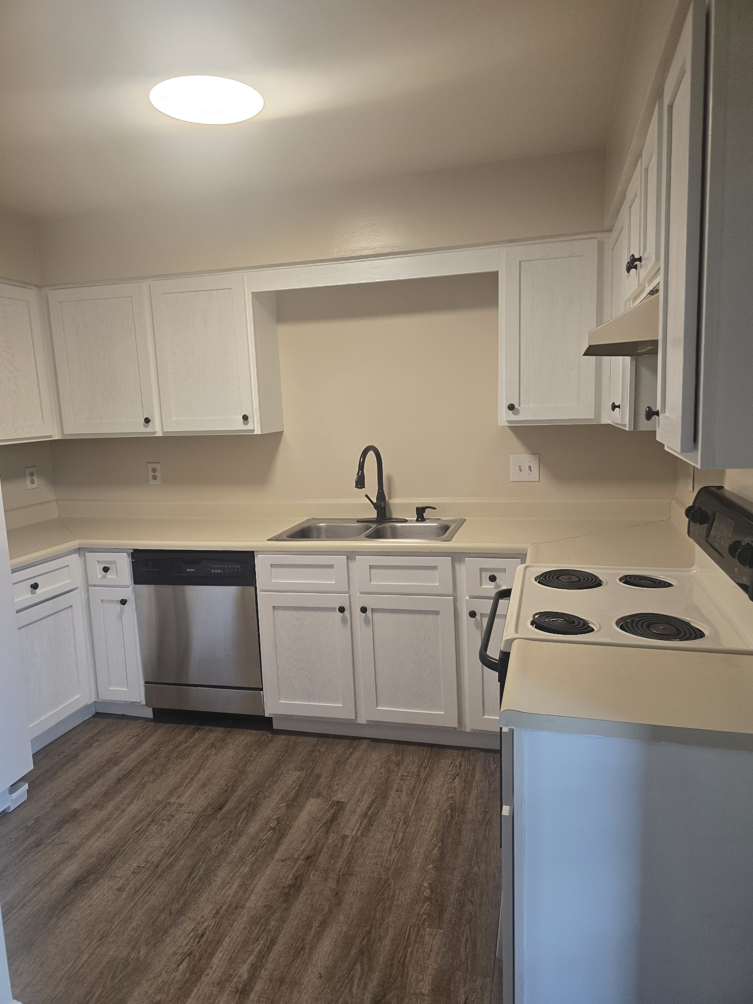 211 Ellington Pl #211, Madison, TN 37115