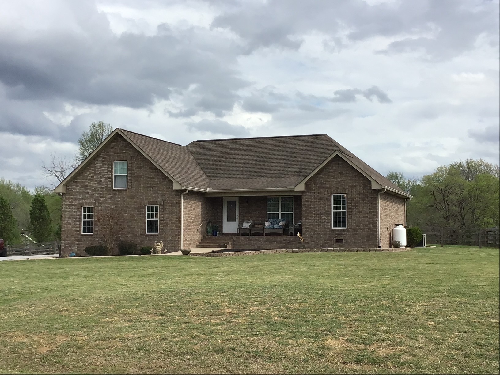 8960 New Chapel Rd, Springfield, TN 37172