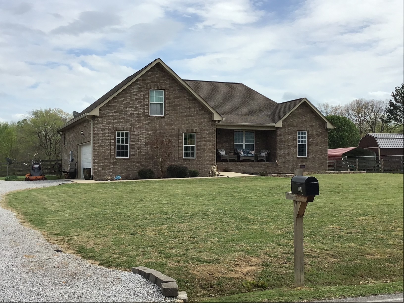 8960 New Chapel Rd, Springfield, TN 37172