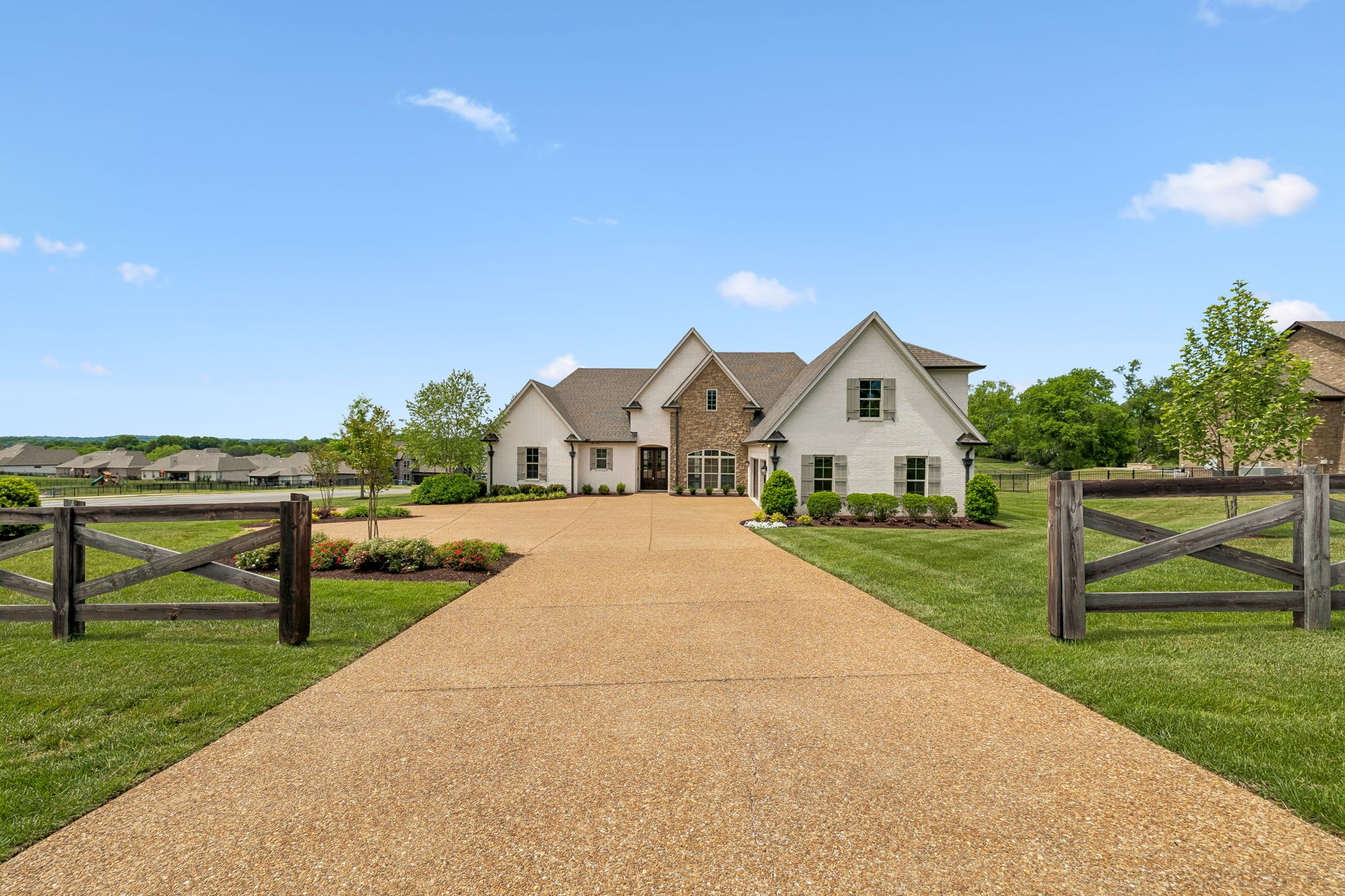 2308 Cages Bend Rd, Gallatin, TN 37066