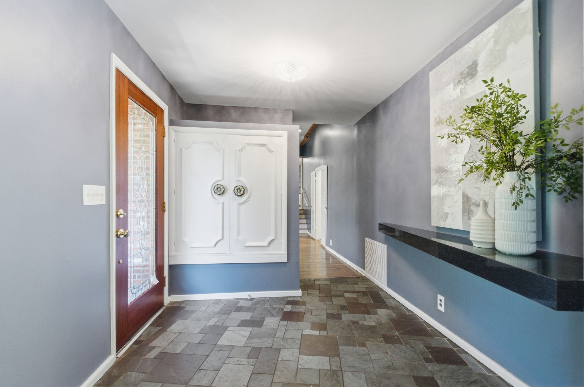 6002 Hickory Valley Rd, Nashville, TN 37205