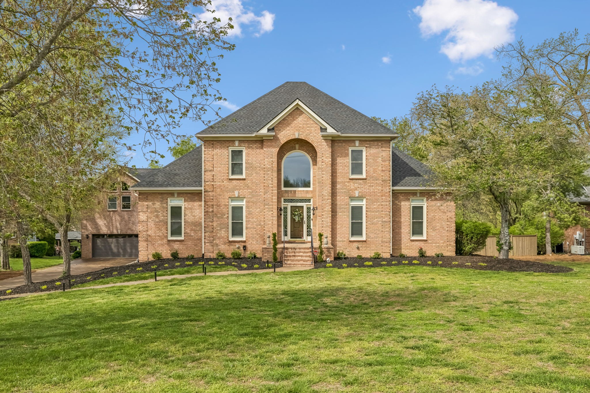 1018 Heritage Woods Dr, Hendersonville, TN 37075