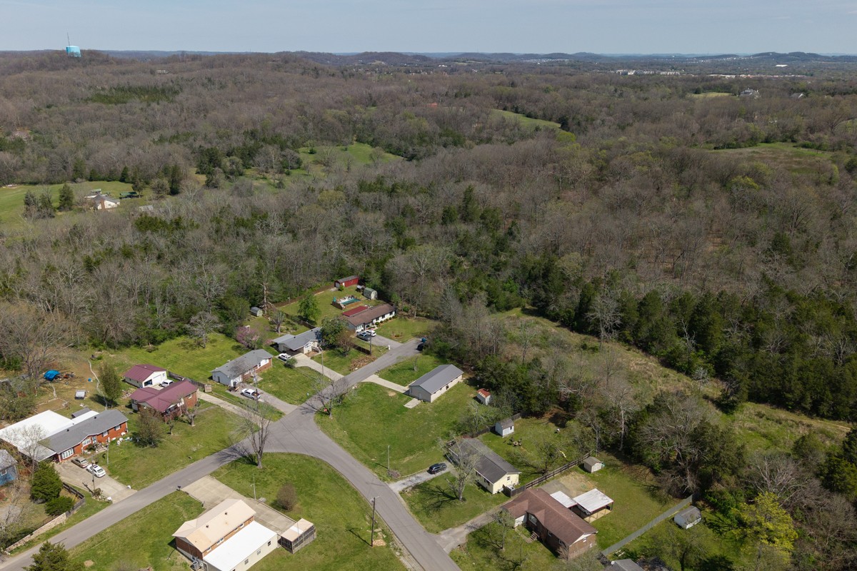 104 Hilltop Dr, Hendersonville, TN 37075