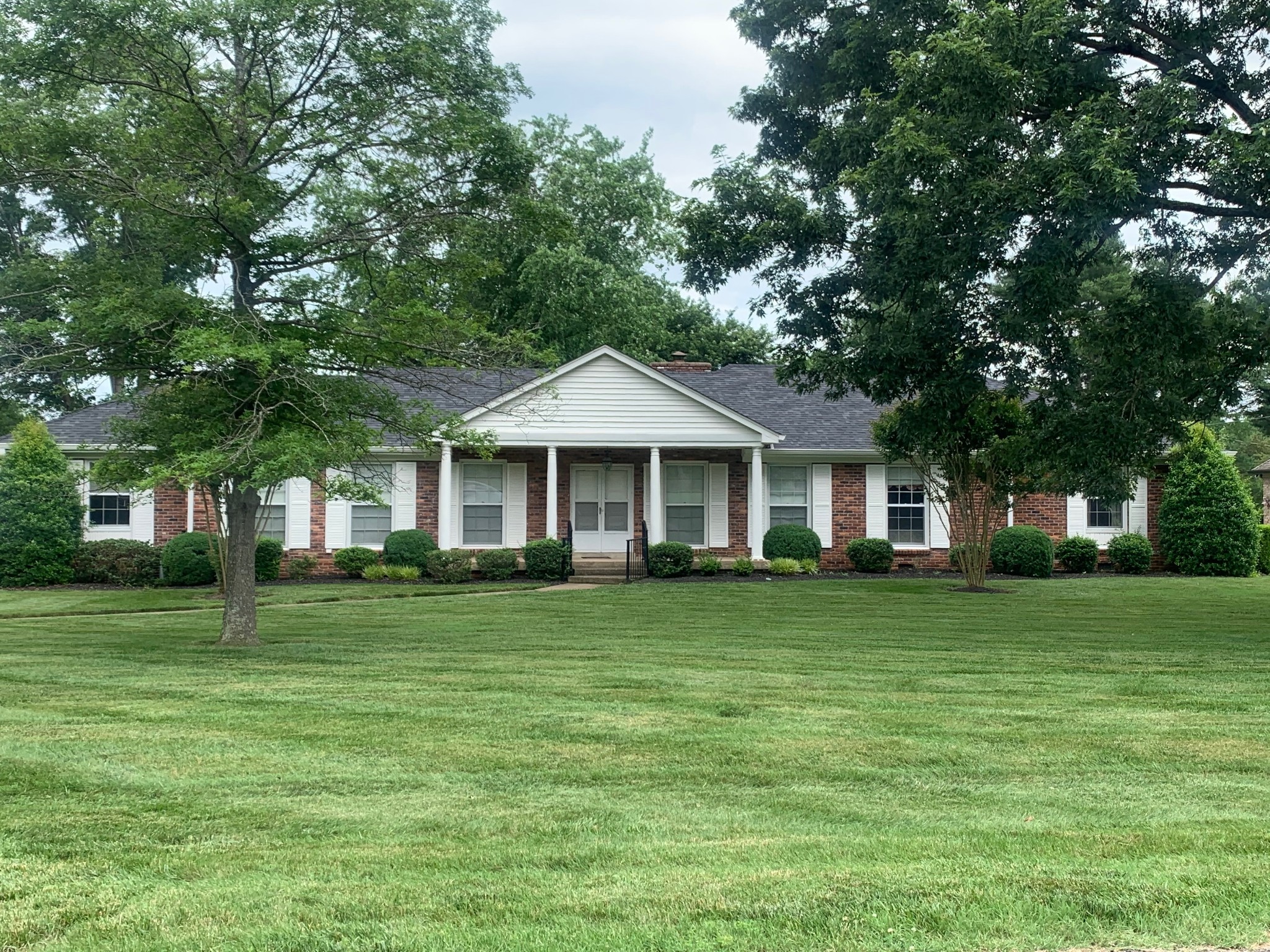 516 Meadowlark Ln, Brentwood, TN 37027