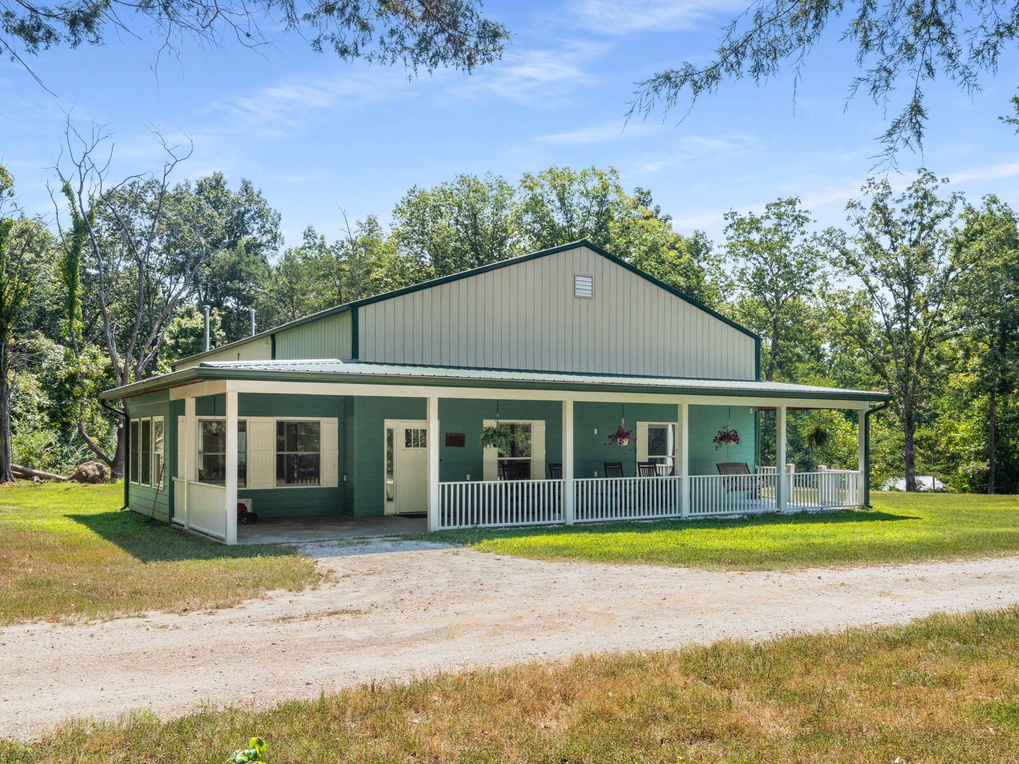 611 Rocky Dr, Dickson, TN 37055