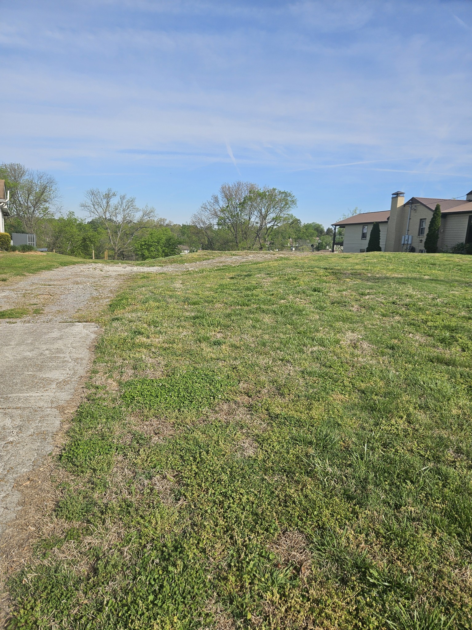 128 Lakeview Dr, Hendersonville, TN 37075