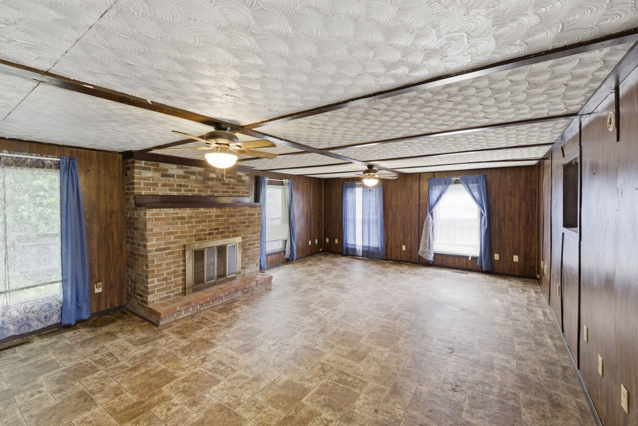 207 Center St, Portland, TN 37148