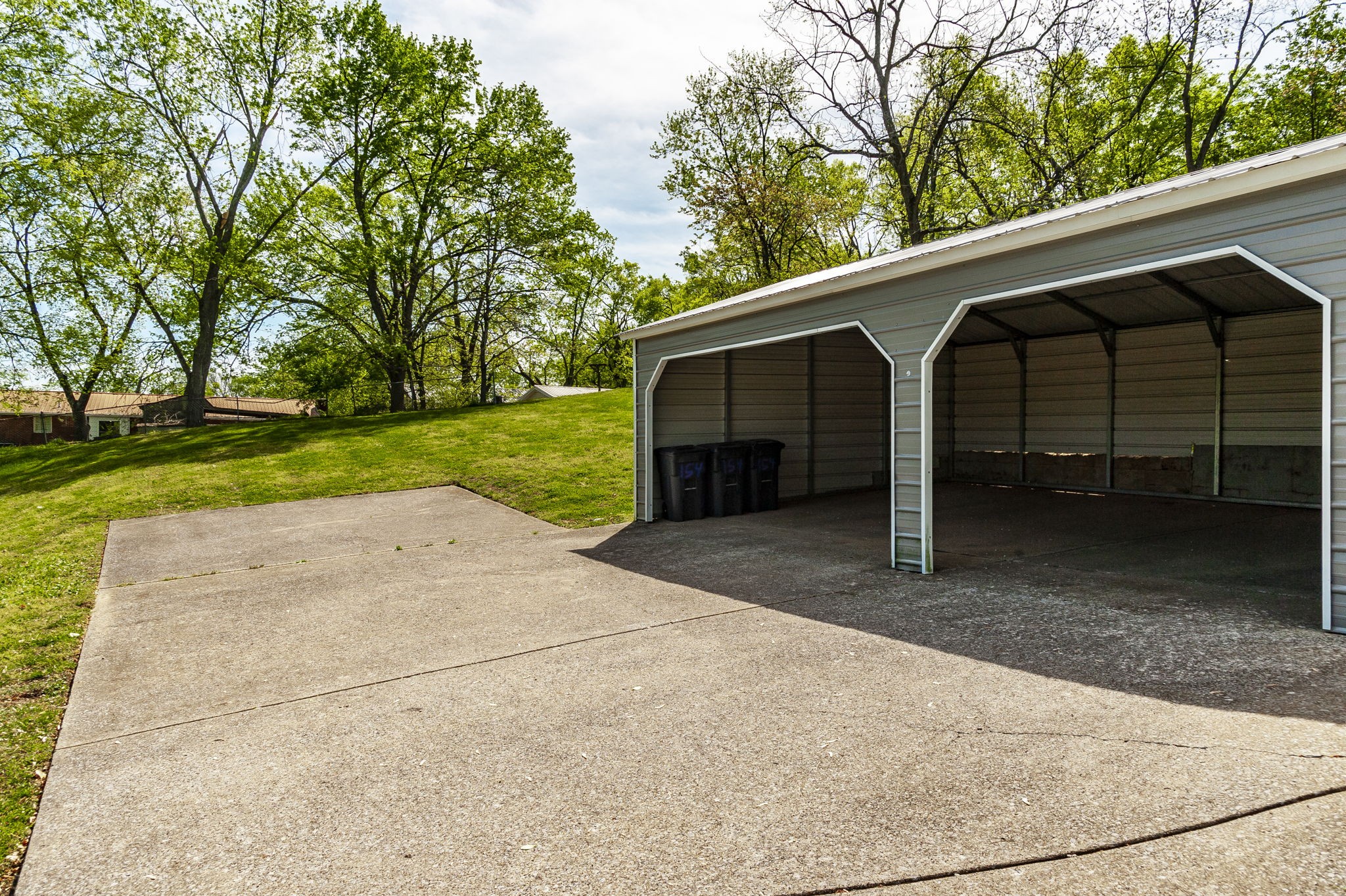 154 Lakeside Park Dr, Hendersonville, TN 37075
