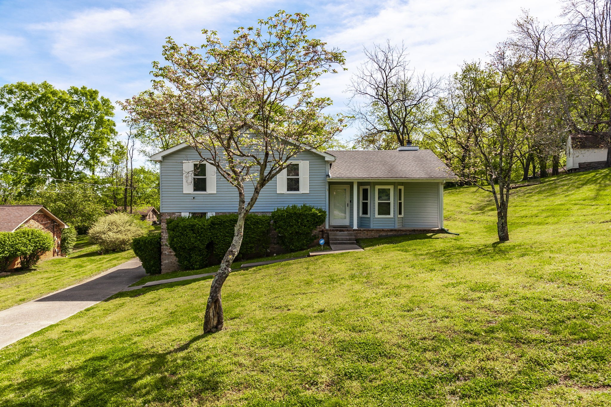 154 Lakeside Park Dr, Hendersonville, TN 37075