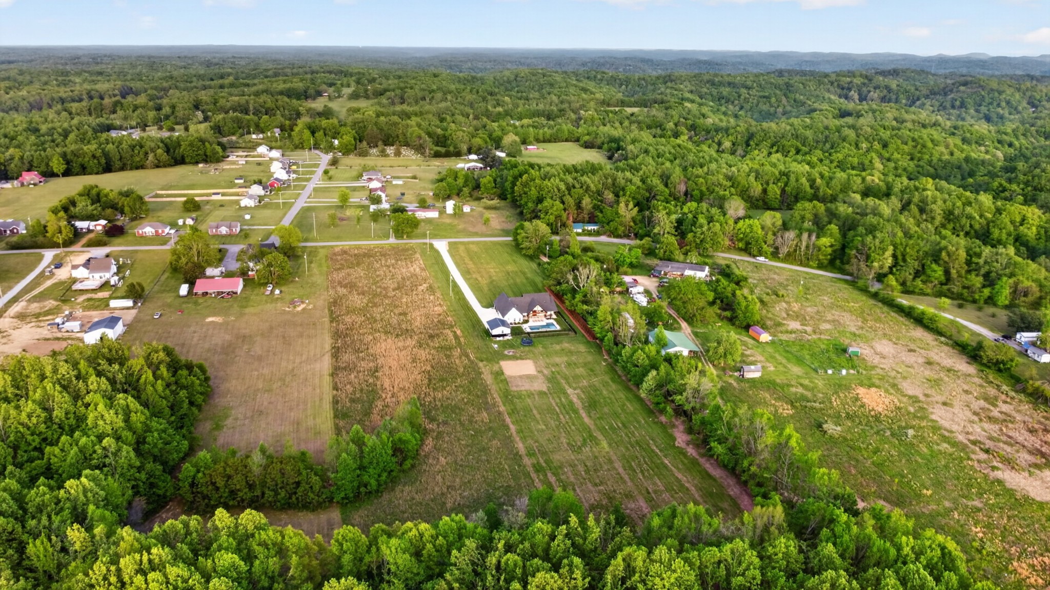 879 Mount Vernon Rd, Bethpage, TN 37022
