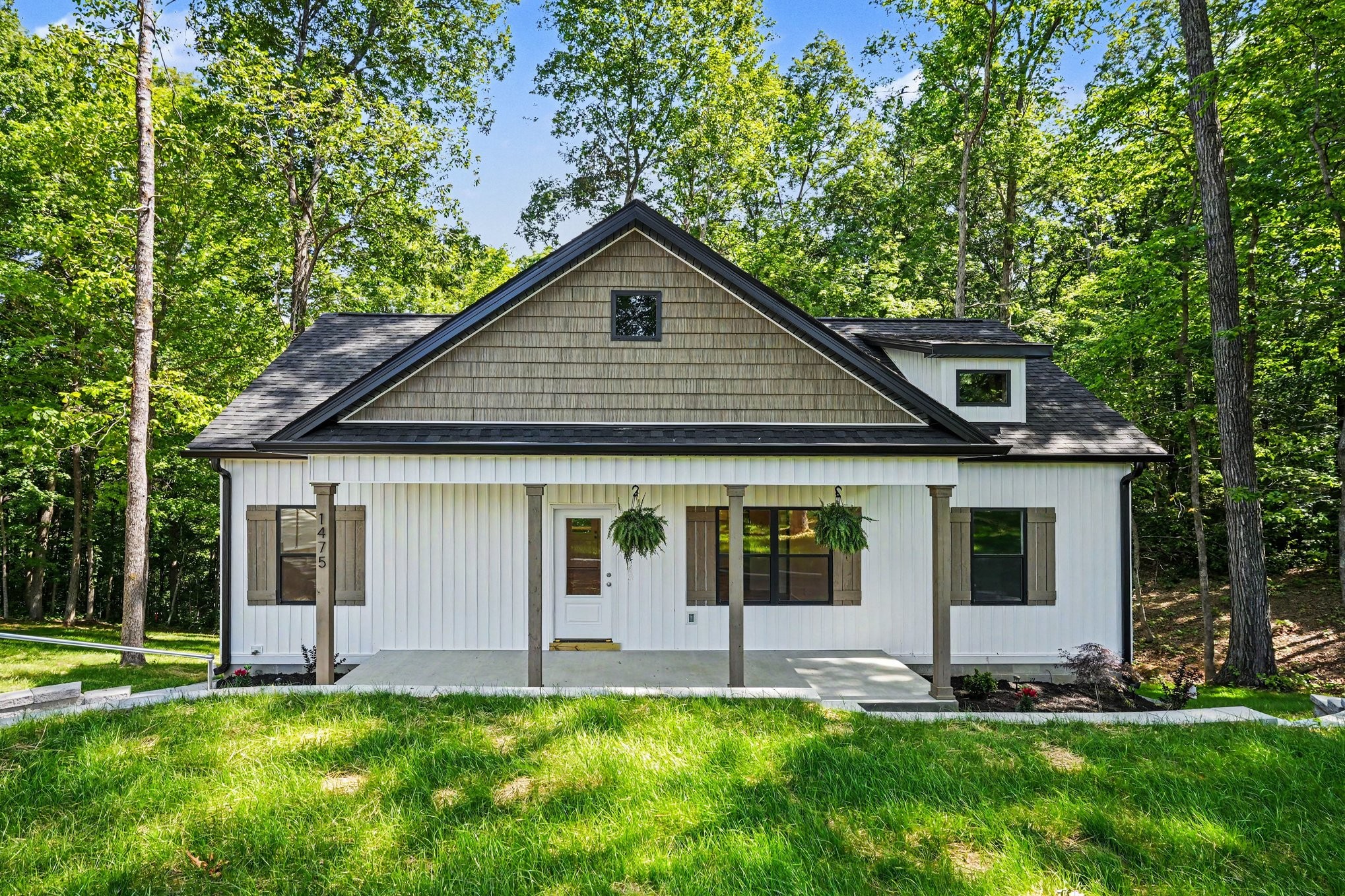 1475 Spann Rd, Charlotte, TN 37036