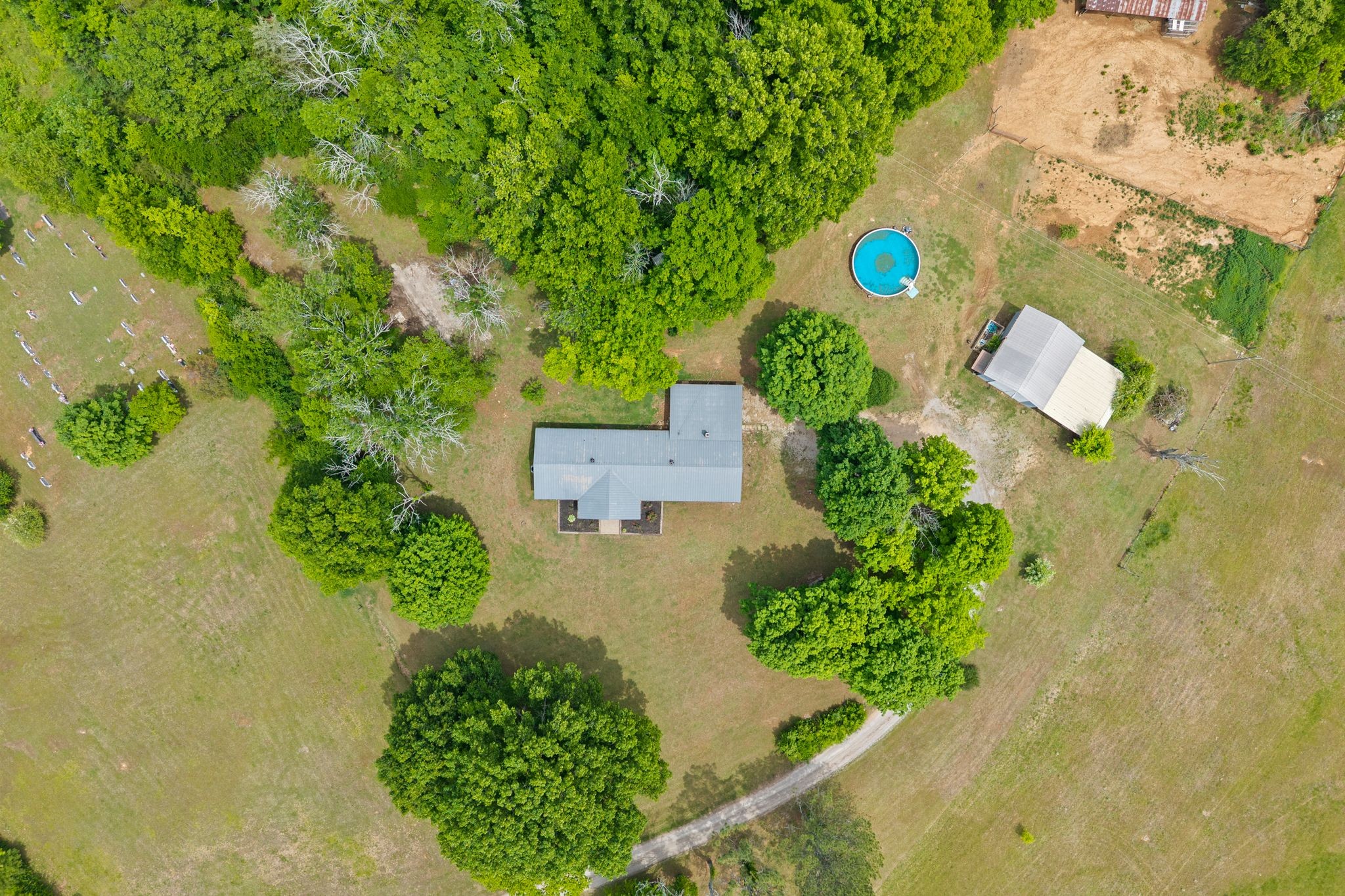 2580 Santa Fe Pike, Santa Fe, TN 38482