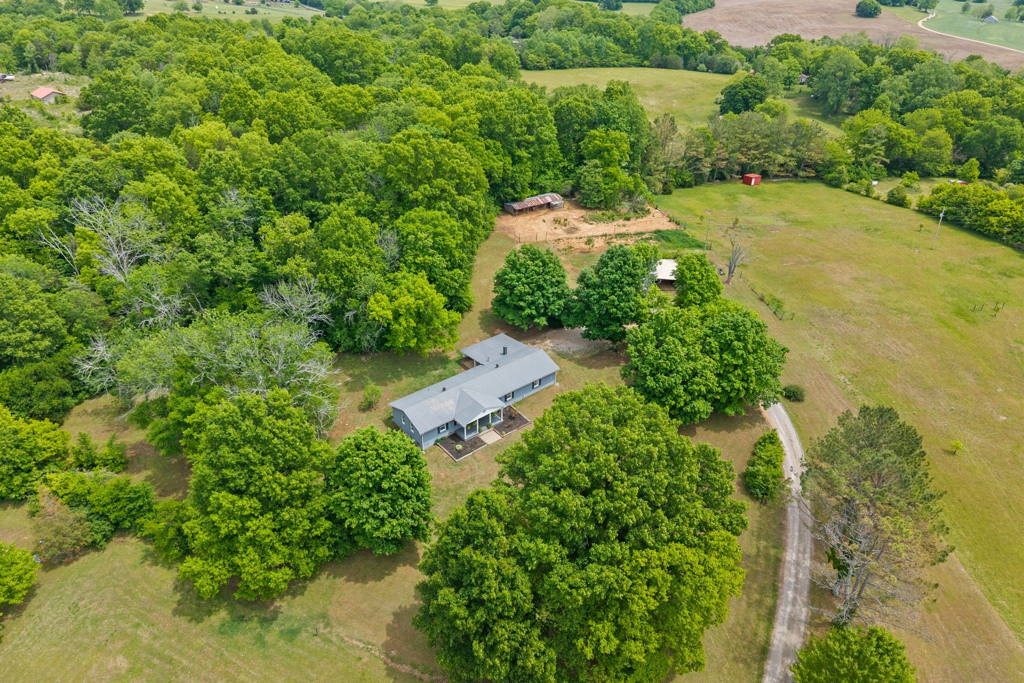 2580 Santa Fe Pike, Santa Fe, TN 38482