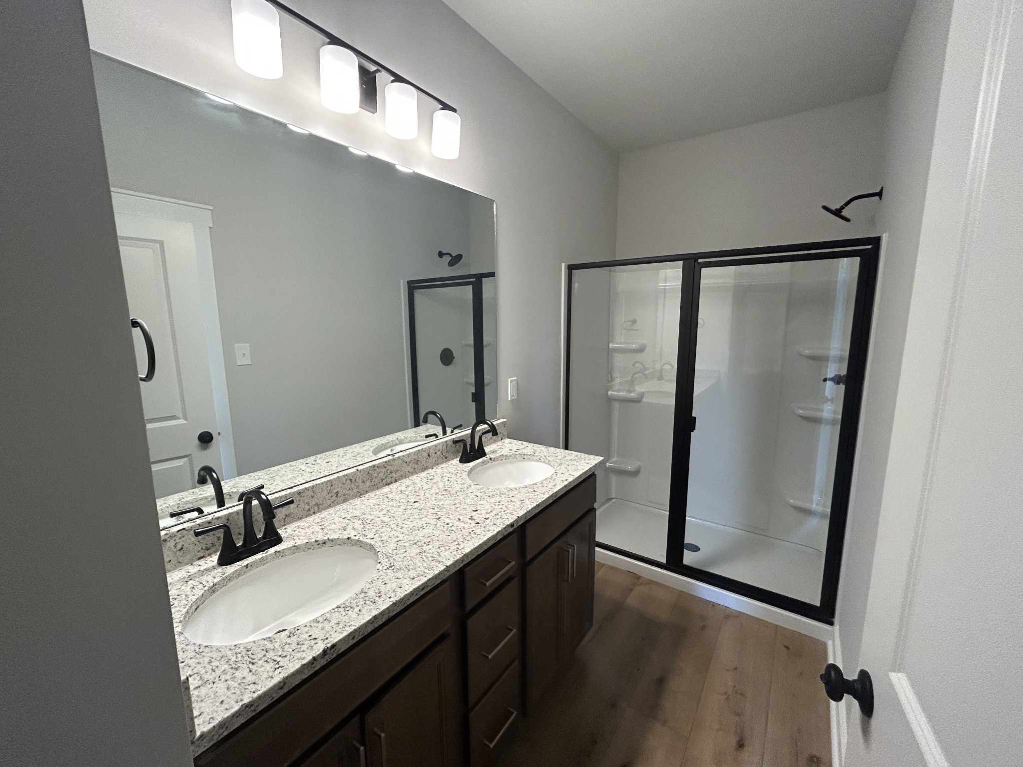 105 Florence Cv, Burns, TN 37029