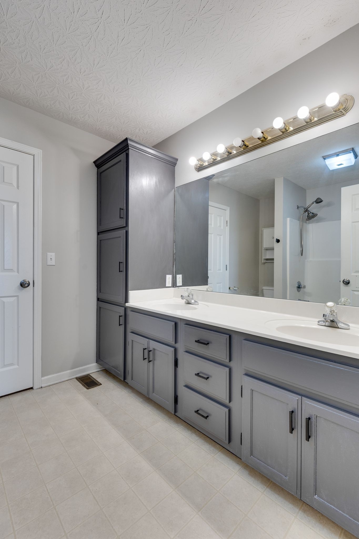 1882 Port Royal Rd, Adams, TN 37010