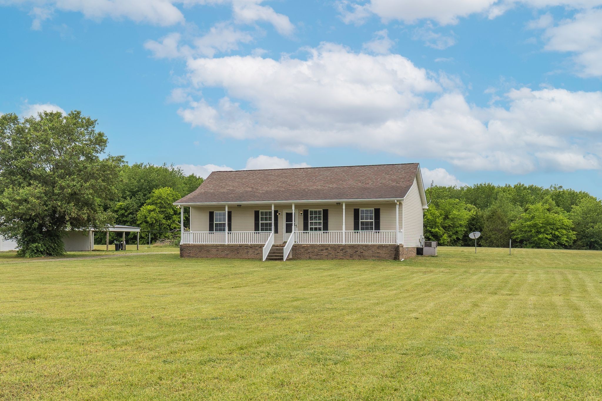 1882 Port Royal Rd, Adams, TN 37010