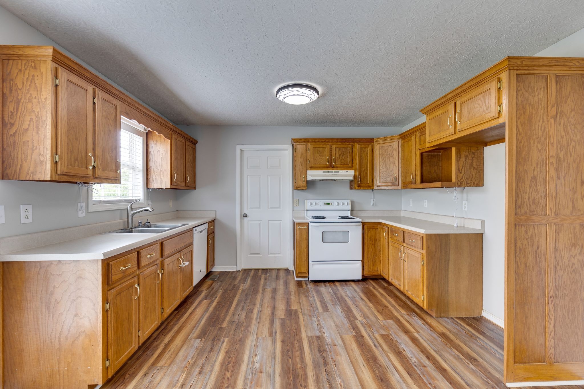 1882 Port Royal Rd, Adams, TN 37010