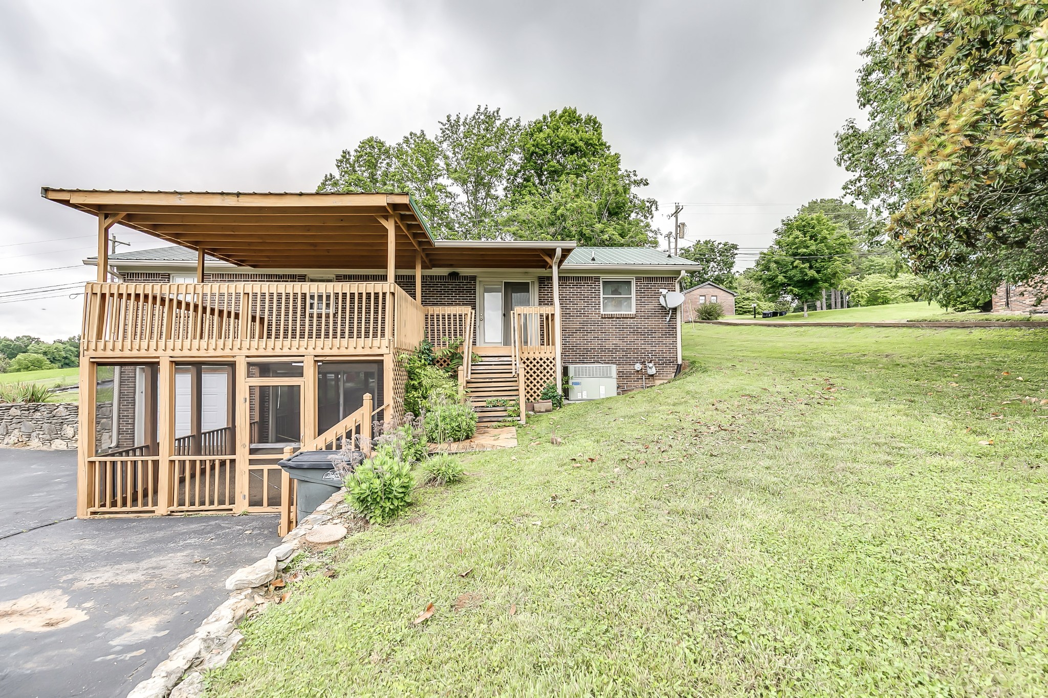 904 Cheairs Cir, Columbia, TN 38401