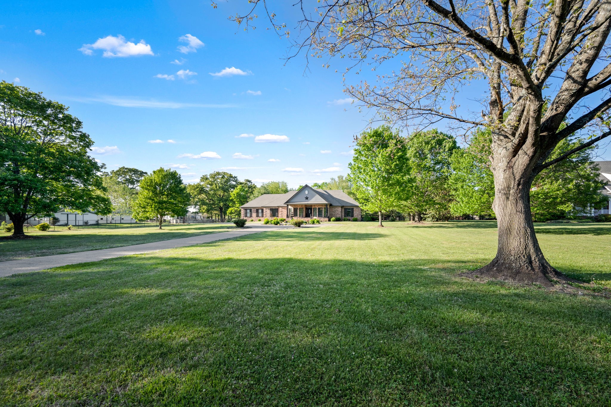 2003 Irby Ln, Murfreesboro, TN 37127