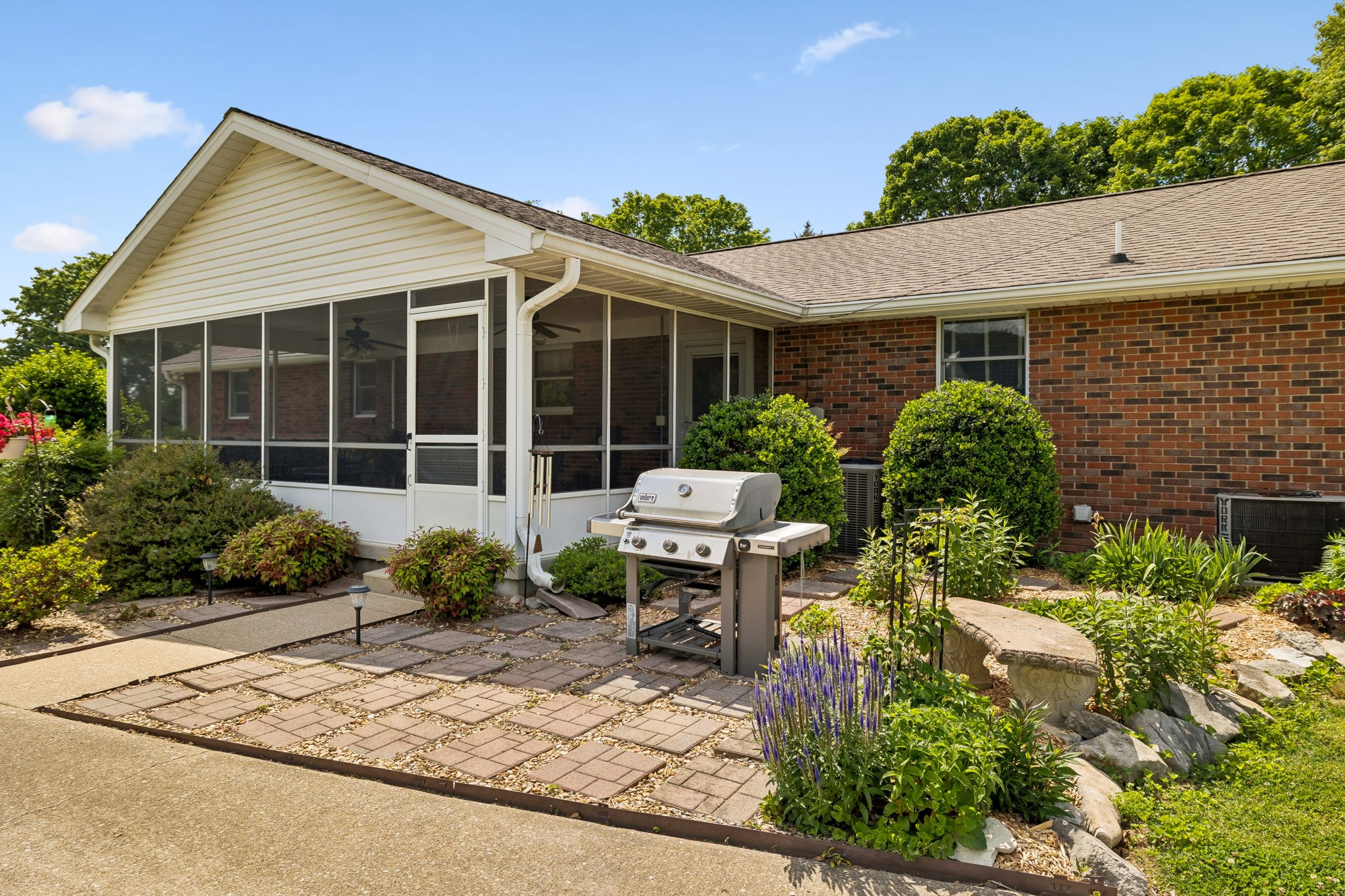 12 Charles Apple Ln, Brush Creek, TN 38547
