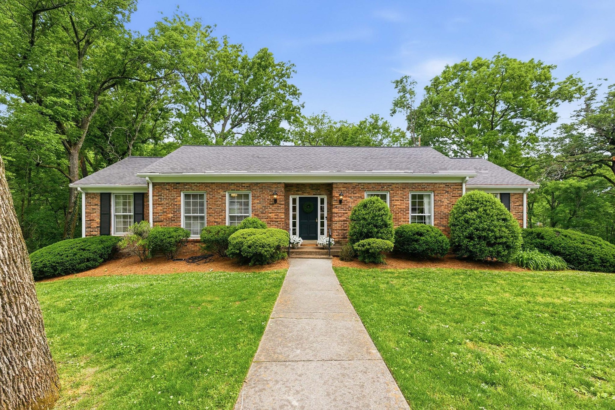 5802 Vine Ridge Dr, Nashville, TN 37205