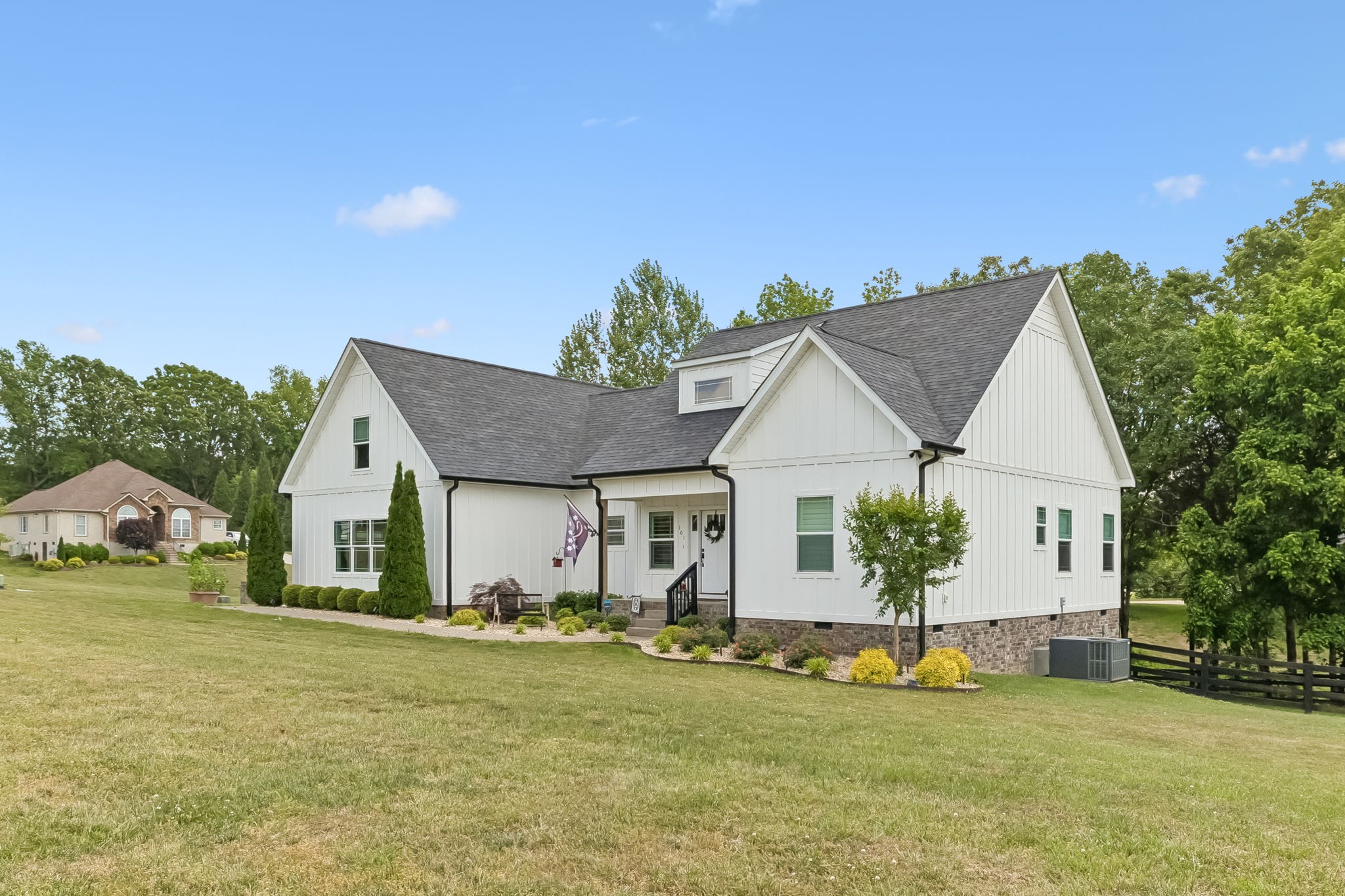 101 Amelia Dr, Bon Aqua, TN 37025