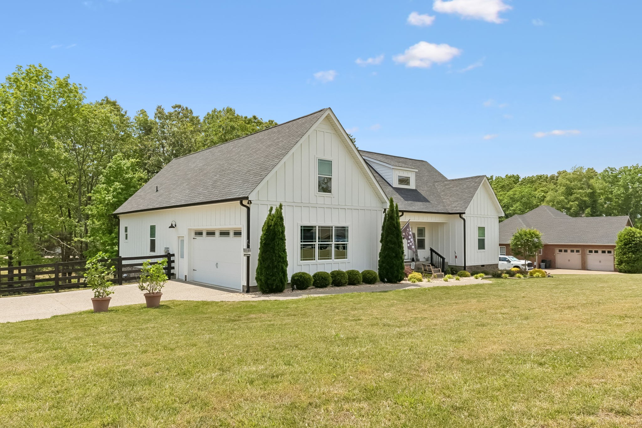 101 Amelia Dr, Bon Aqua, TN 37025