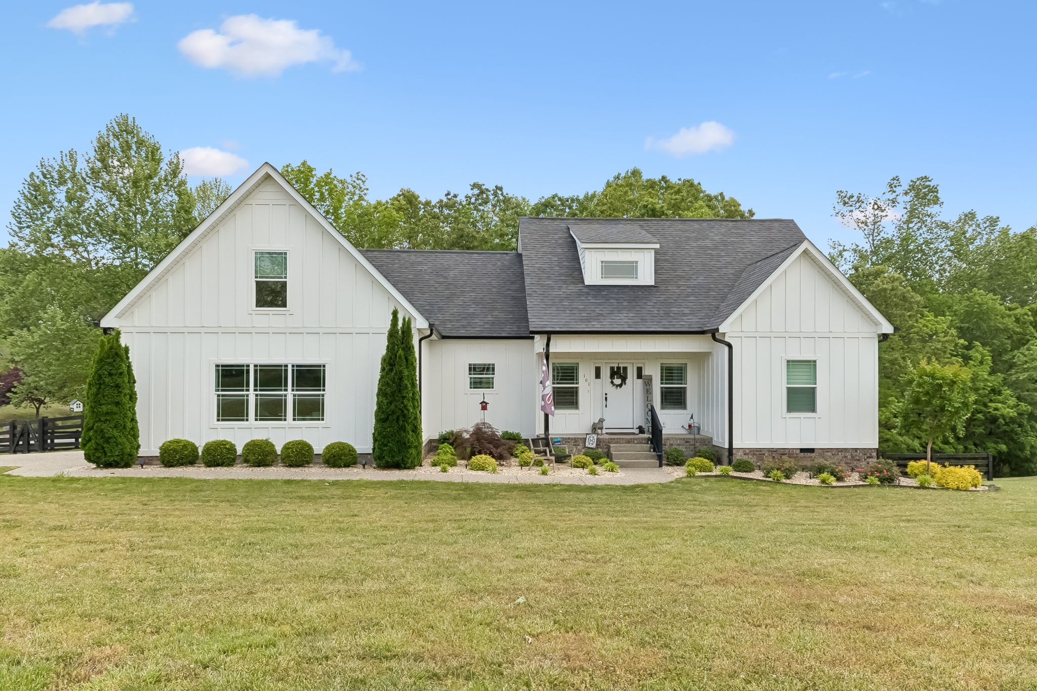 101 Amelia Dr, Bon Aqua, TN 37025