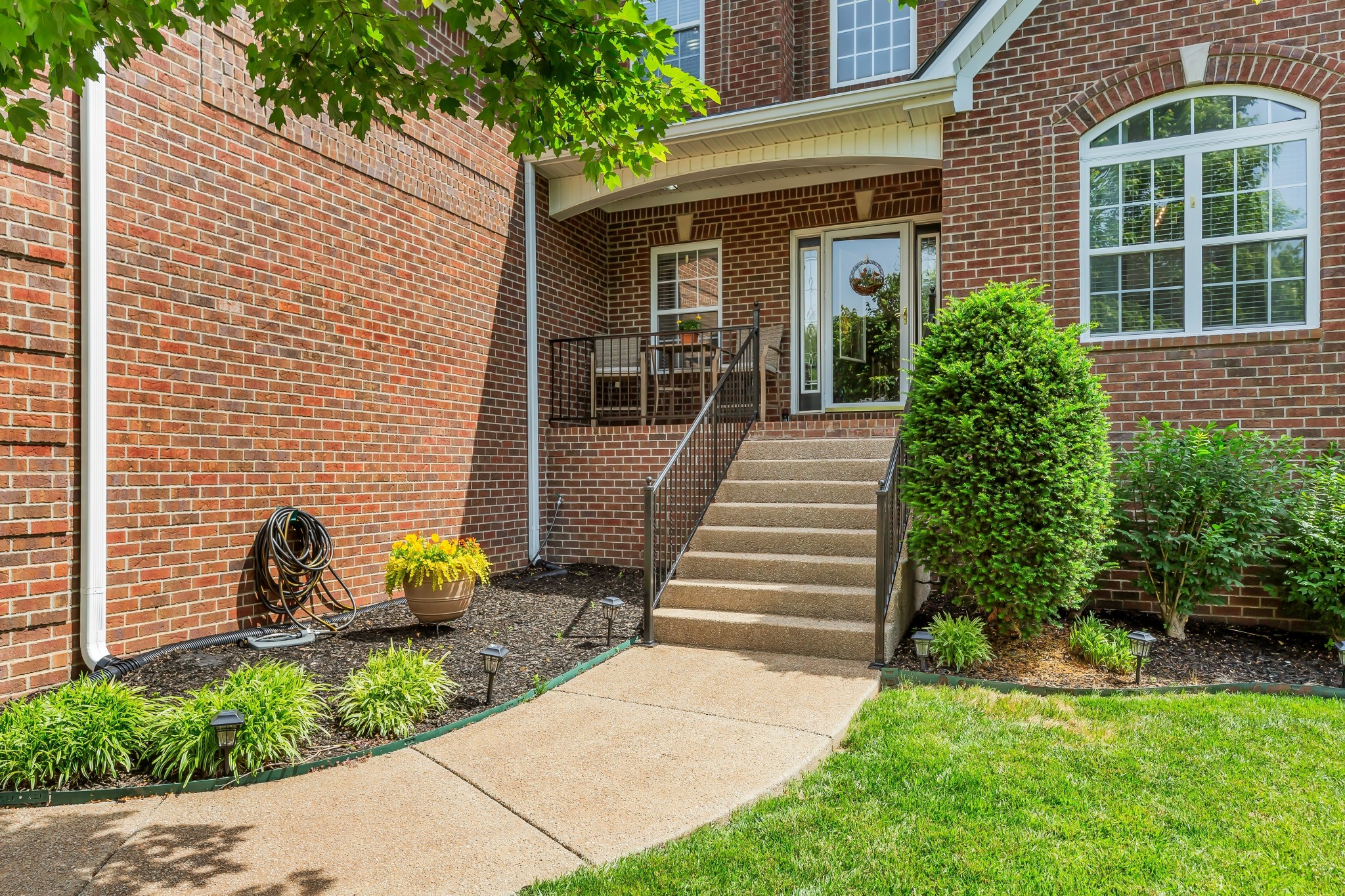 2766 Trasbin Ct, Thompsons Station, TN 37179