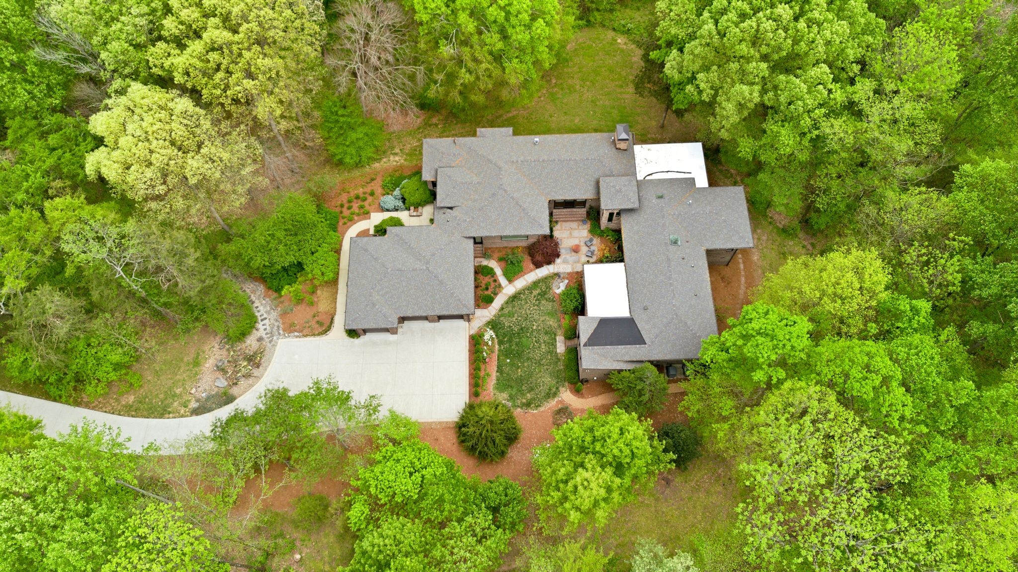 1249 Saddle Springs Dr, Thompsons Station, TN 37179