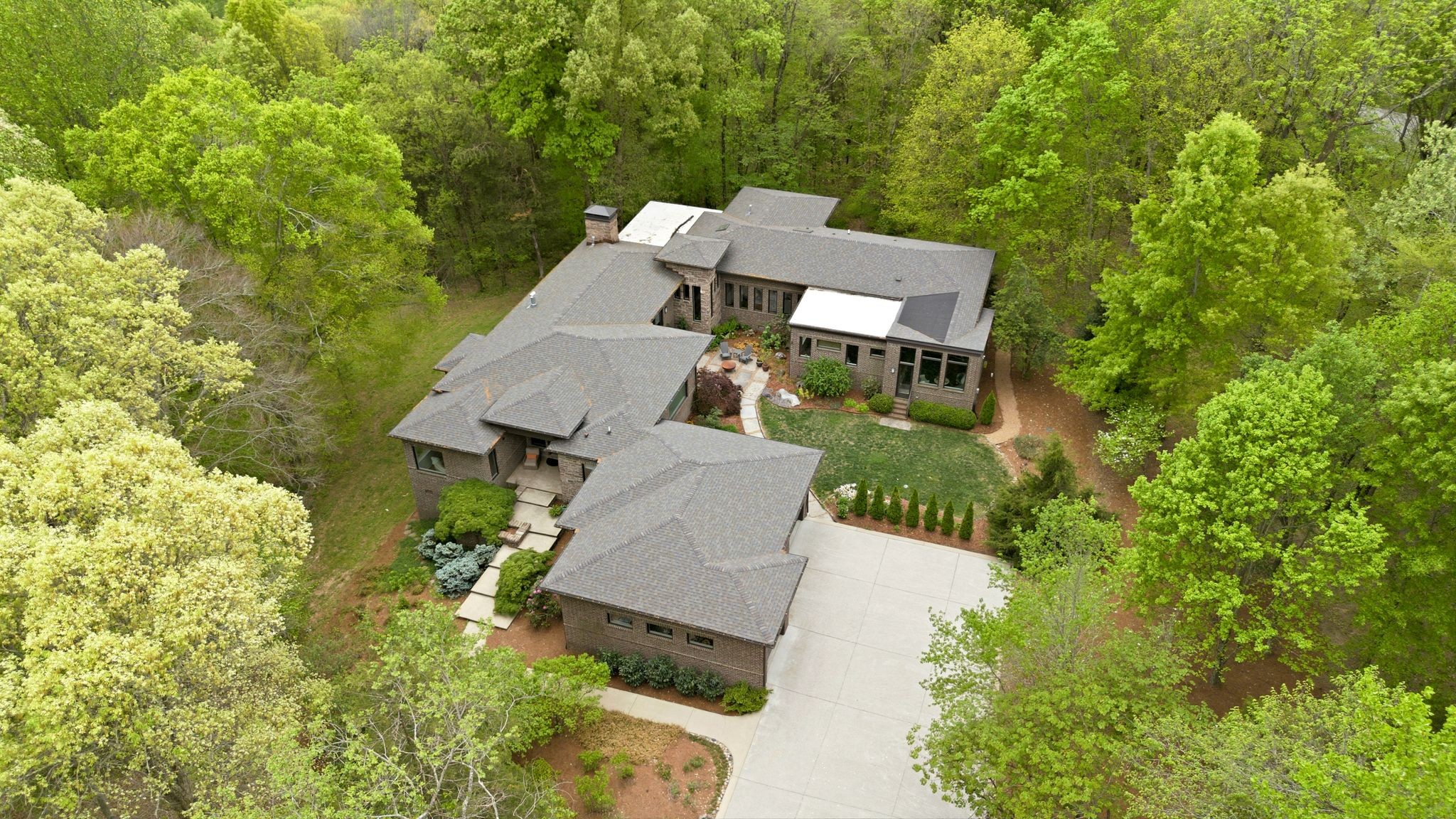 1249 Saddle Springs Dr, Thompsons Station, TN 37179
