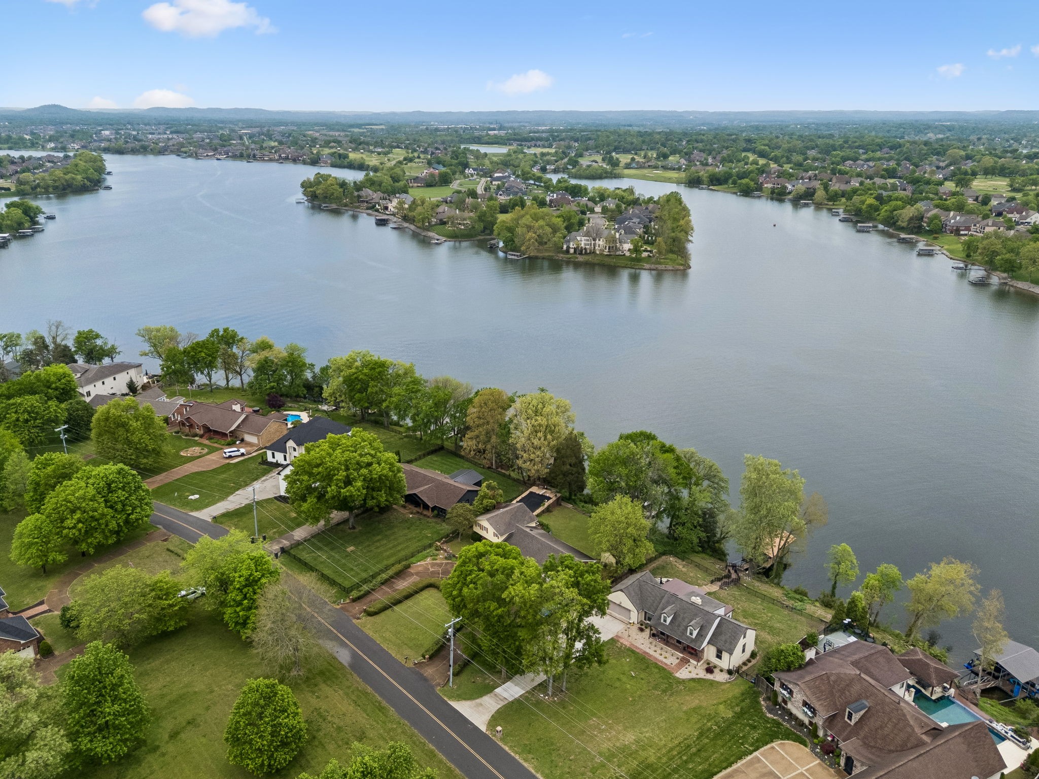 1451 Dickerson Bay Dr, Gallatin, TN 37066
