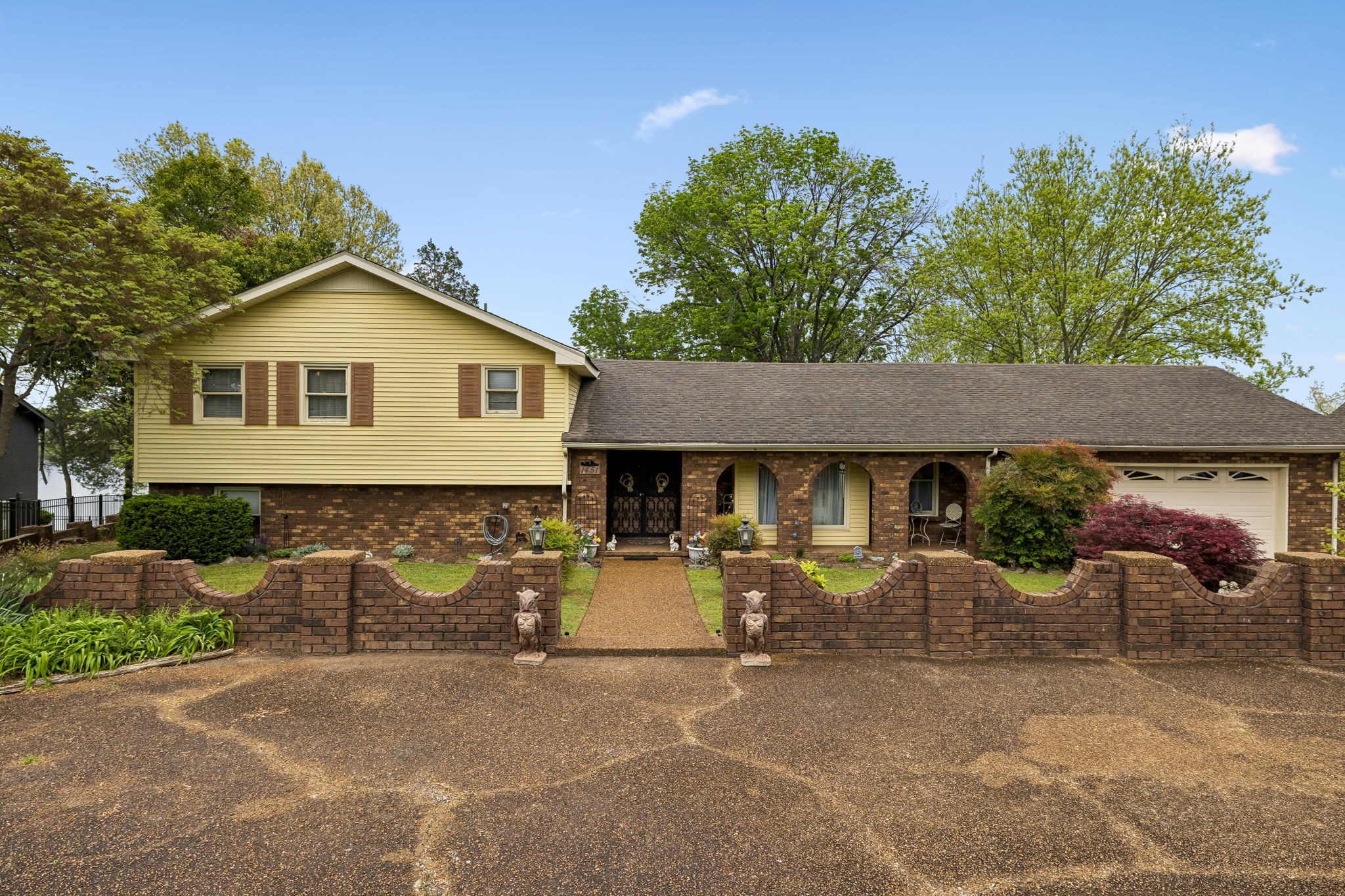 1451 Dickerson Bay Dr, Gallatin, TN 37066