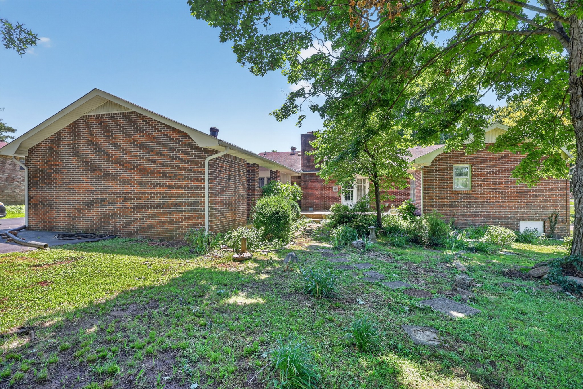 127 Sherry Cir, Gallatin, TN 37066