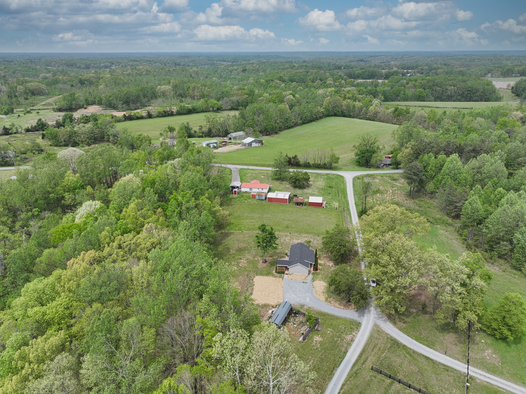 120 Whippoorwill Ln, Bethpage, TN 37022