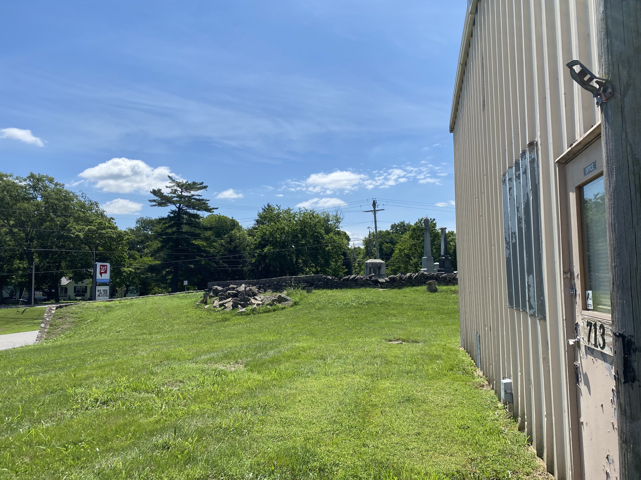 713 Gray Ln, Mount Pleasant, TN 38474
