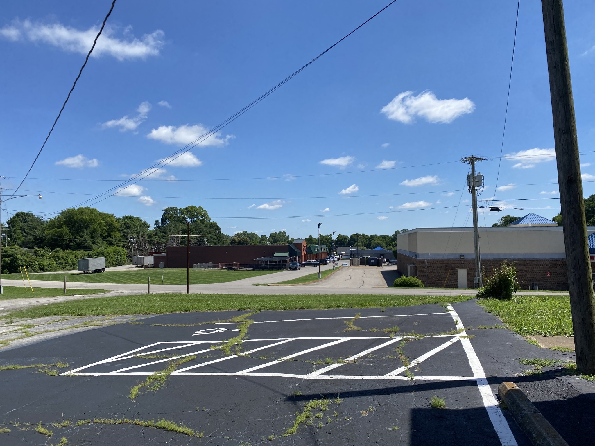 713 Gray Ln, Mount Pleasant, TN 38474