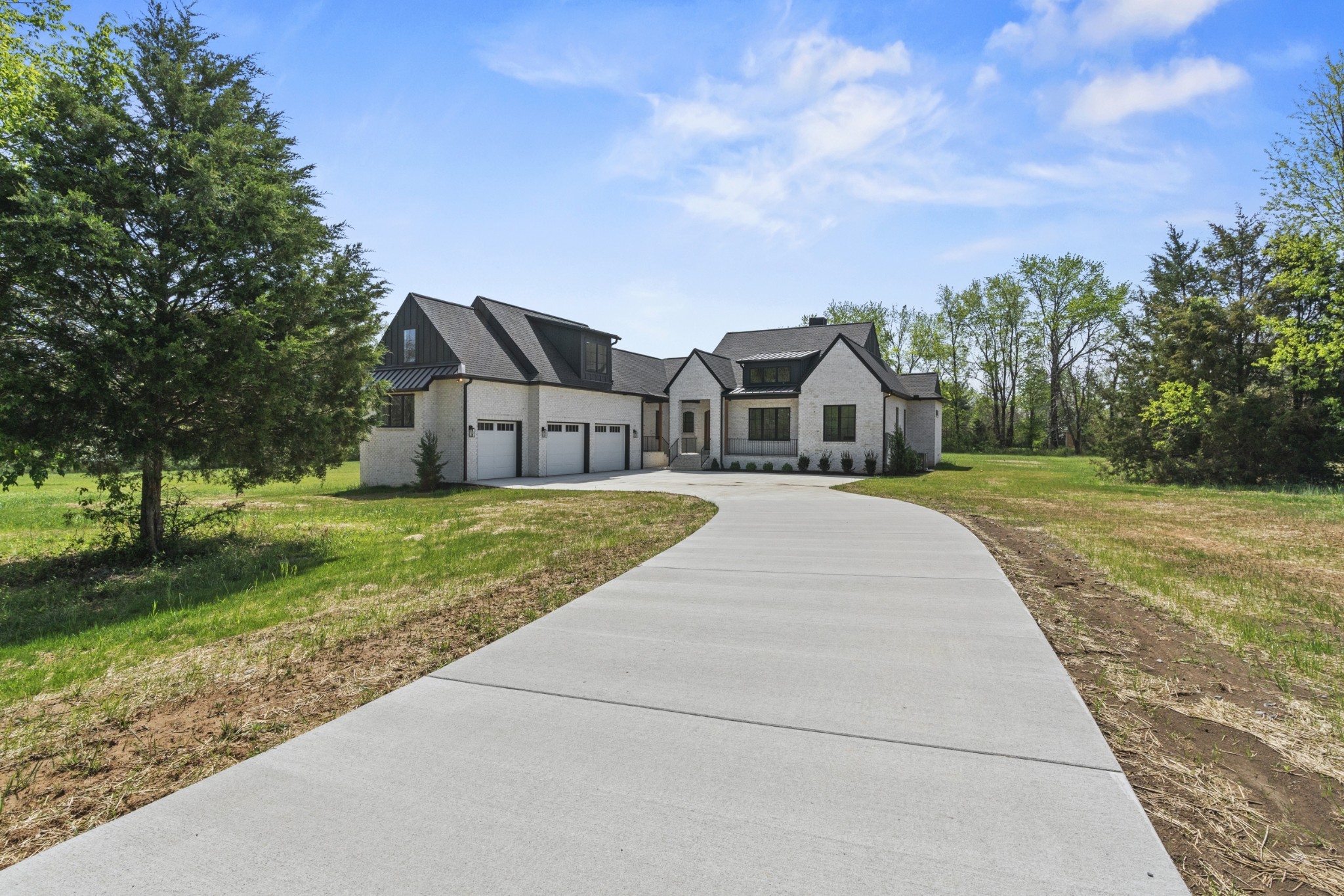 116 Bradley Ln, Cottontown, TN 37048