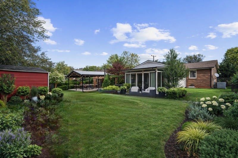 4025 Kings Cir, Nashville, TN 37218