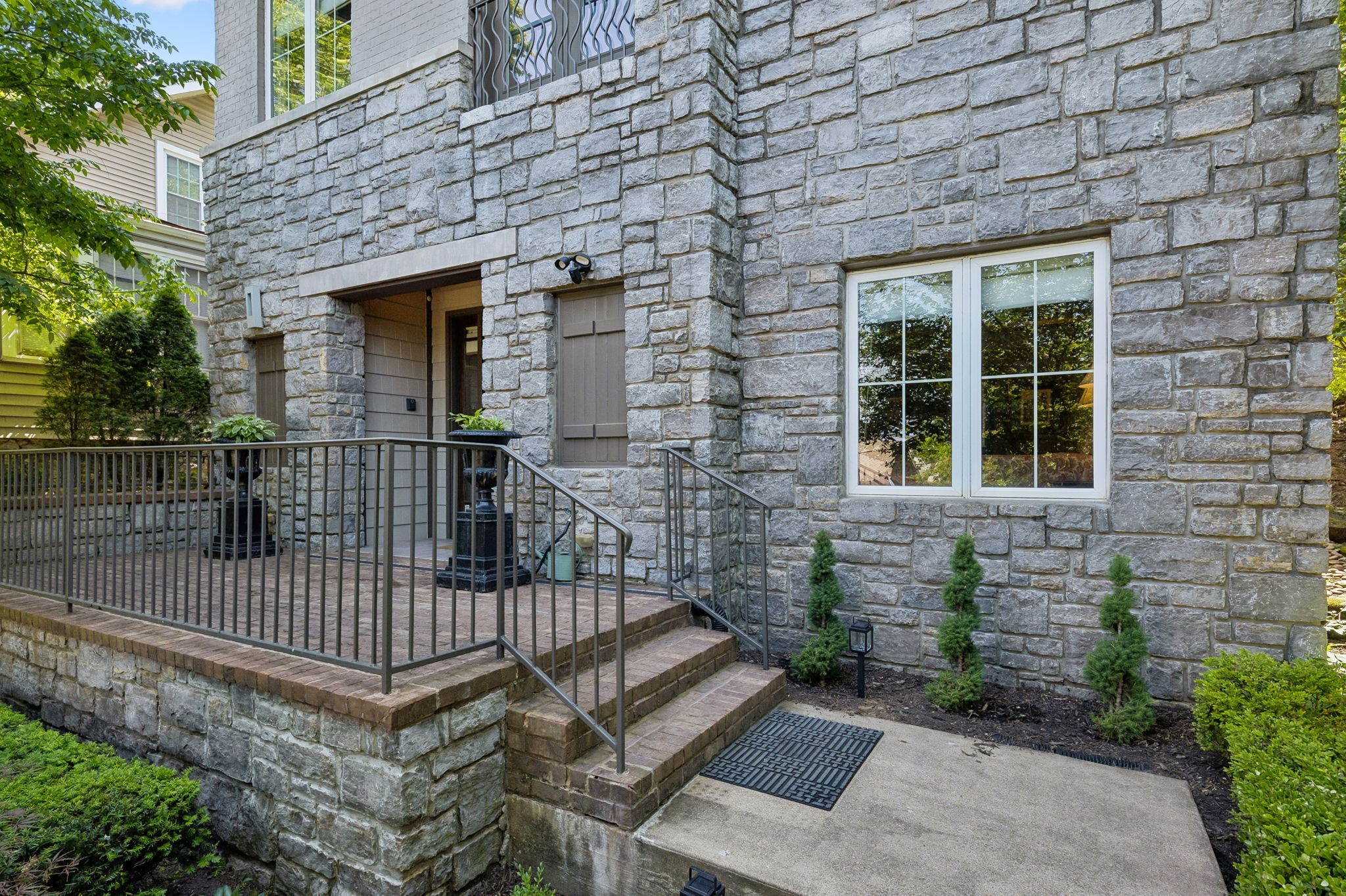 301 32nd Ave S, Nashville, TN 37212