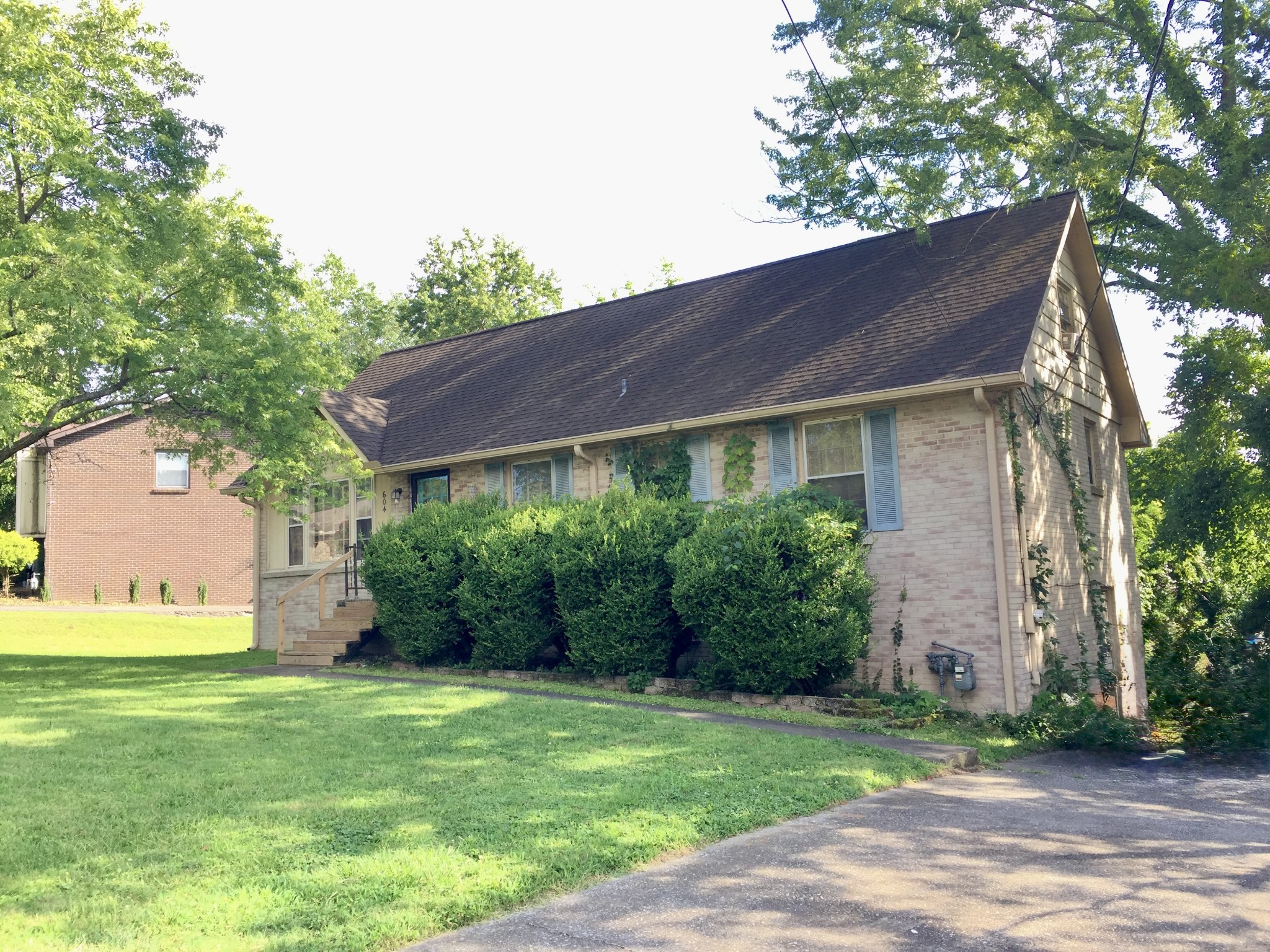 604 Netherlands Dr, Hermitage, TN 37076