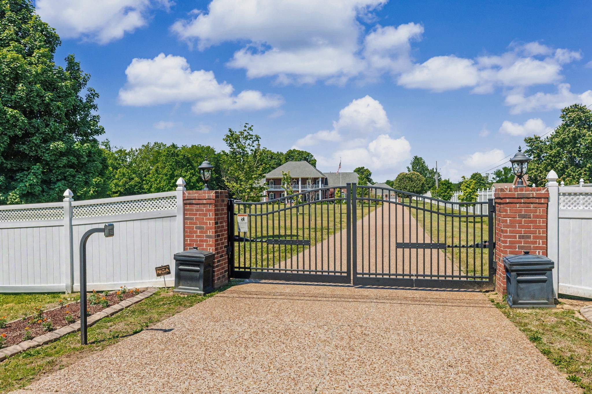 1916 S Mount Juliet Rd, Mount Juliet, TN 37122