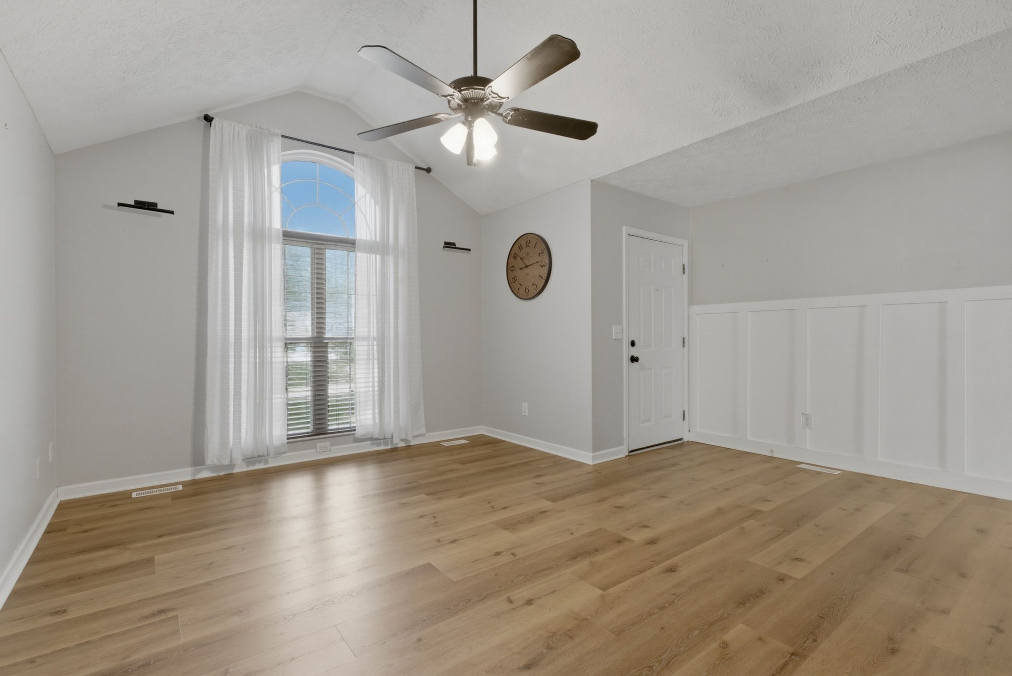 104 Forrest Ln, White House, TN 37188