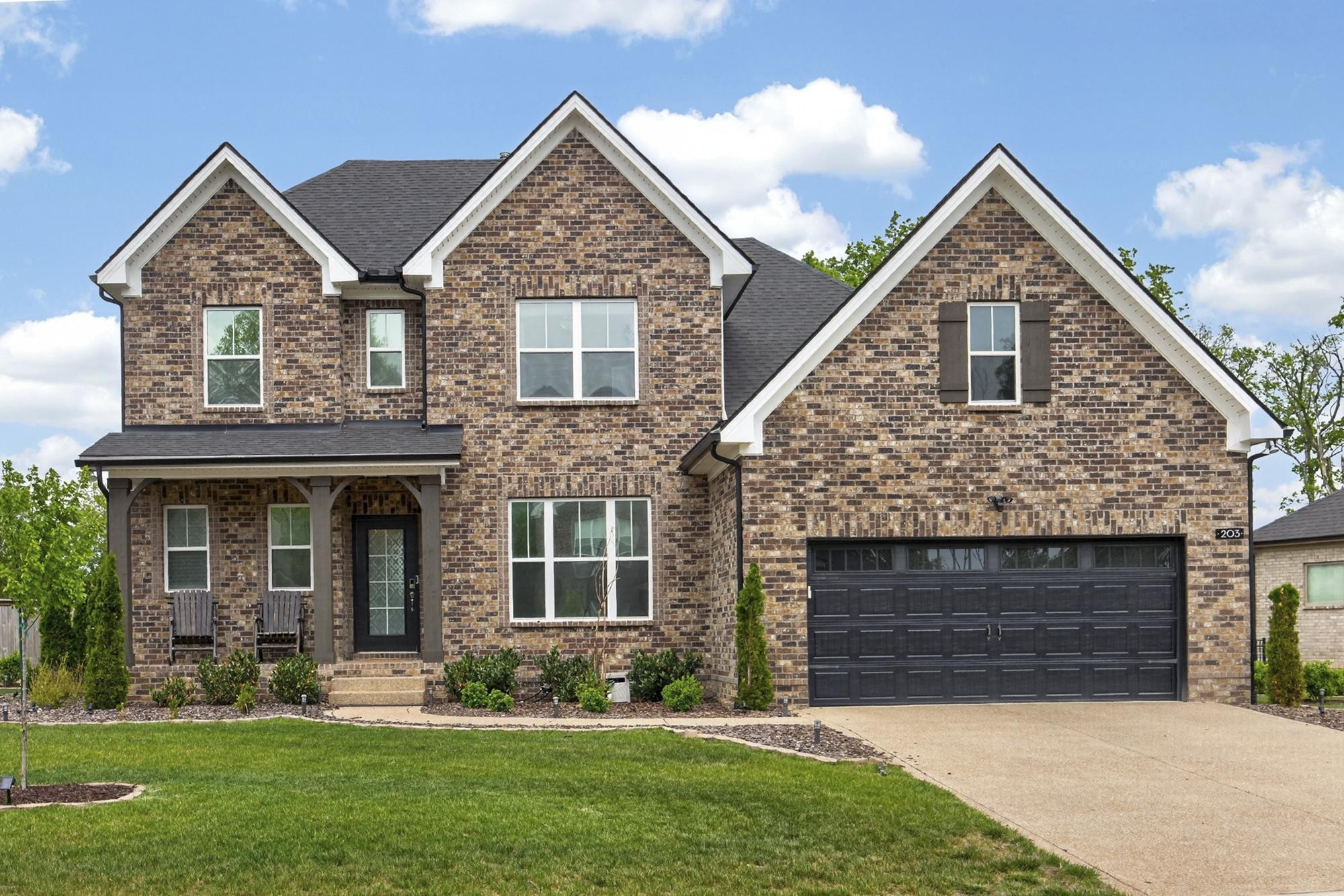 203 Strongpoint Dr, Hendersonville, TN 37075